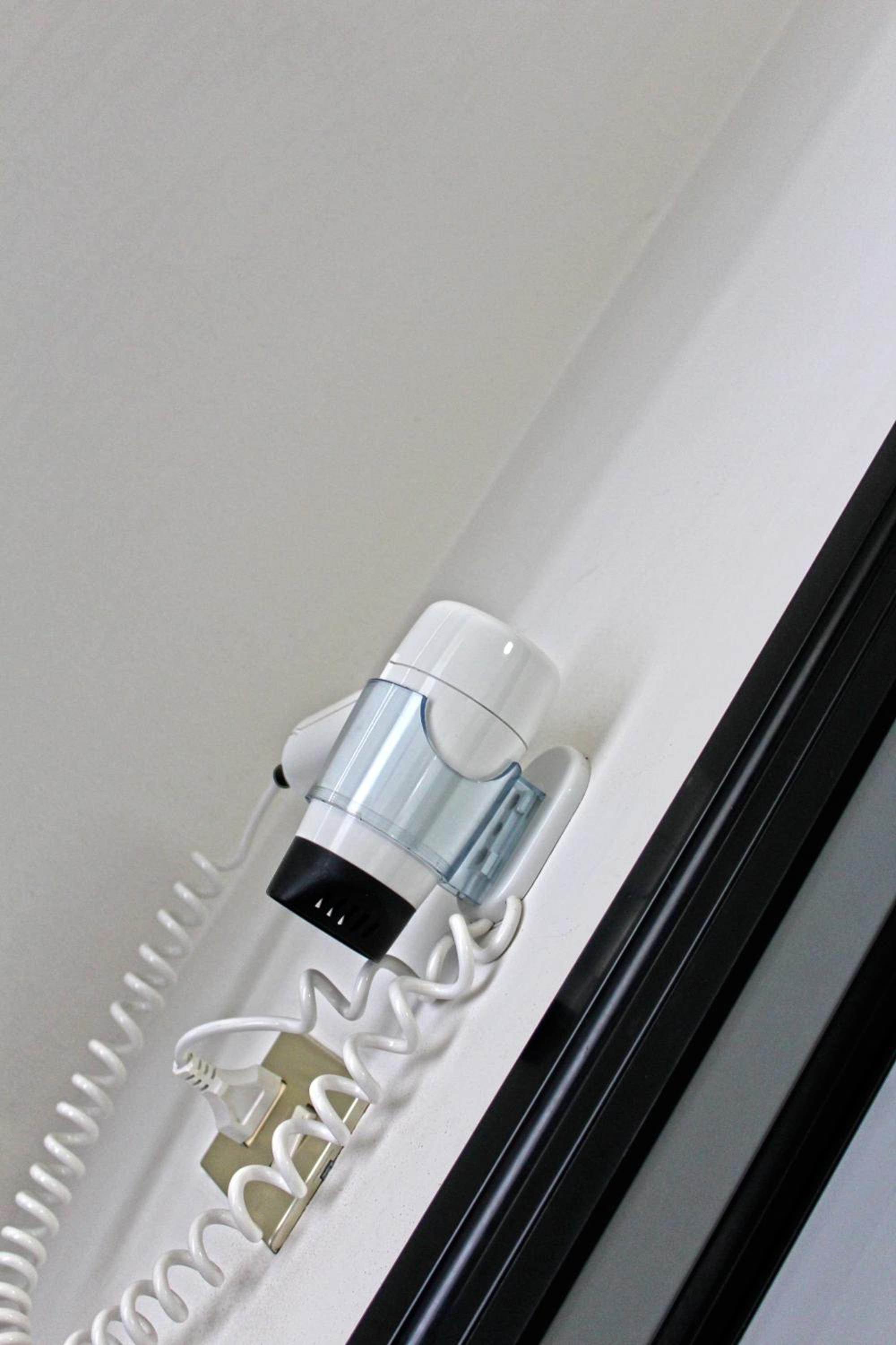 Double or Twin Room - Photo 4