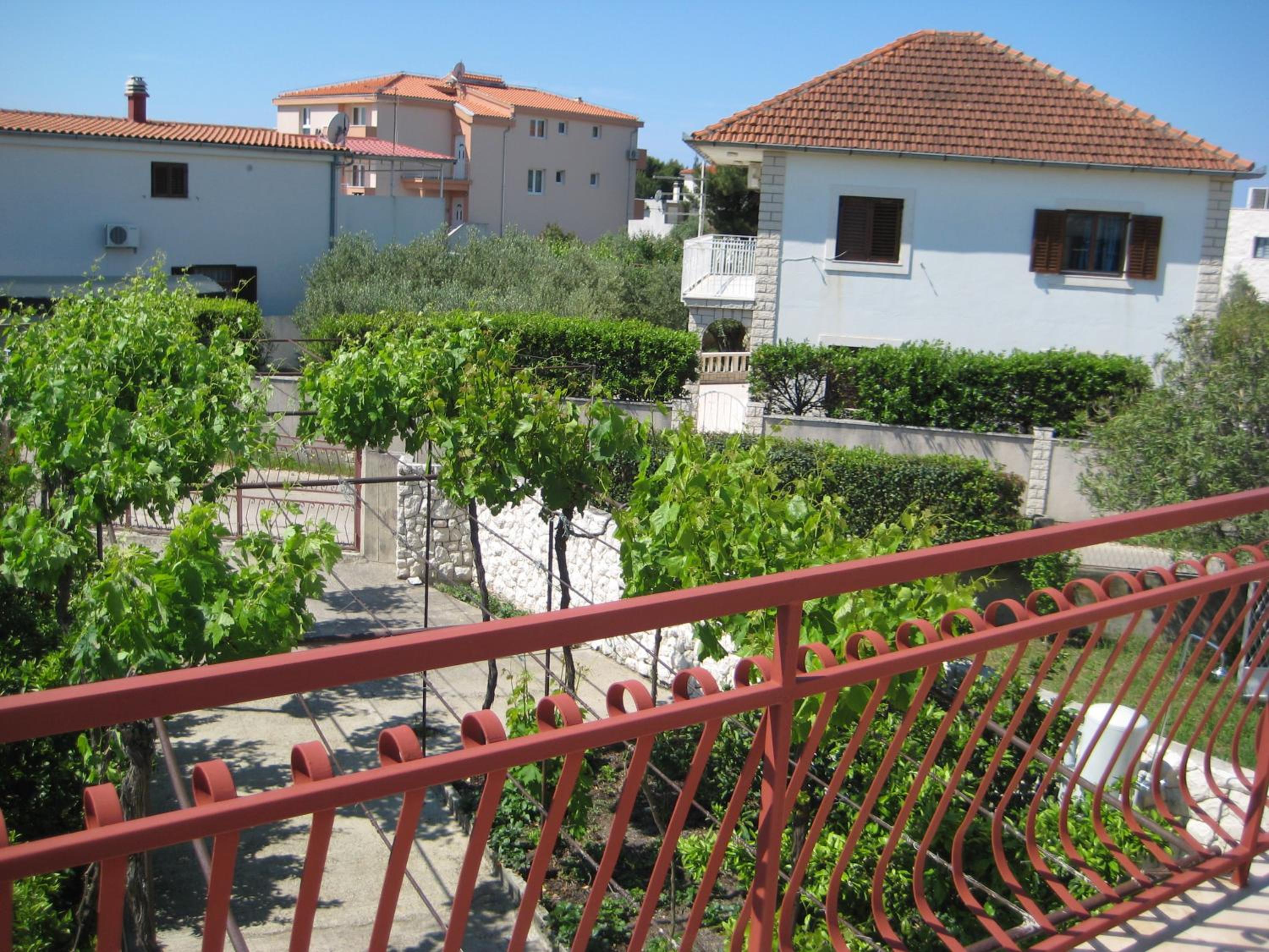 Two-Bedroom Apartment with Balcony and Terrace photo 2
