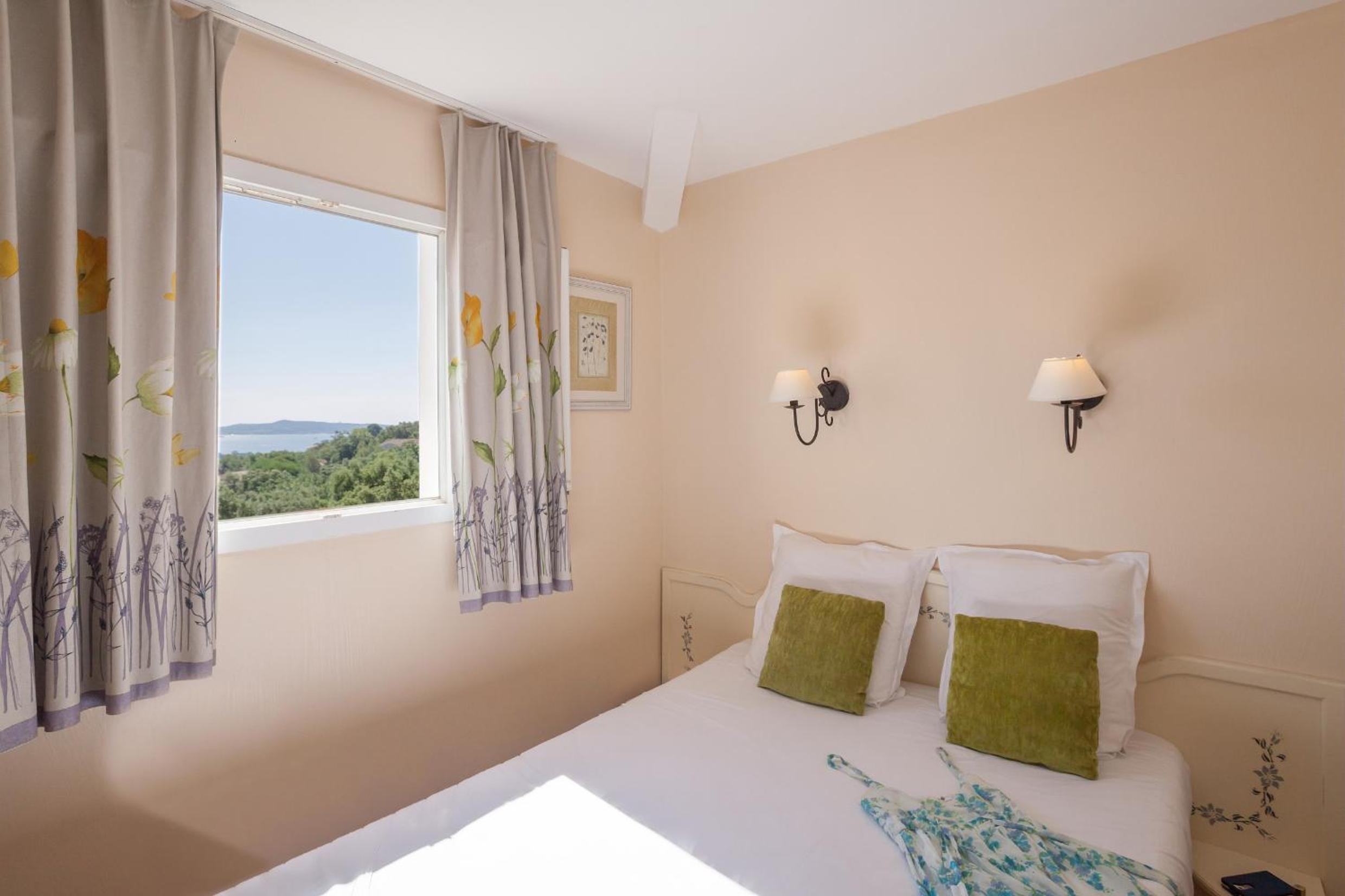 One-Bedroom Apartment with Sleeping Alcove and Terrace or Balcony (6 People) - Sea view - Photo 1