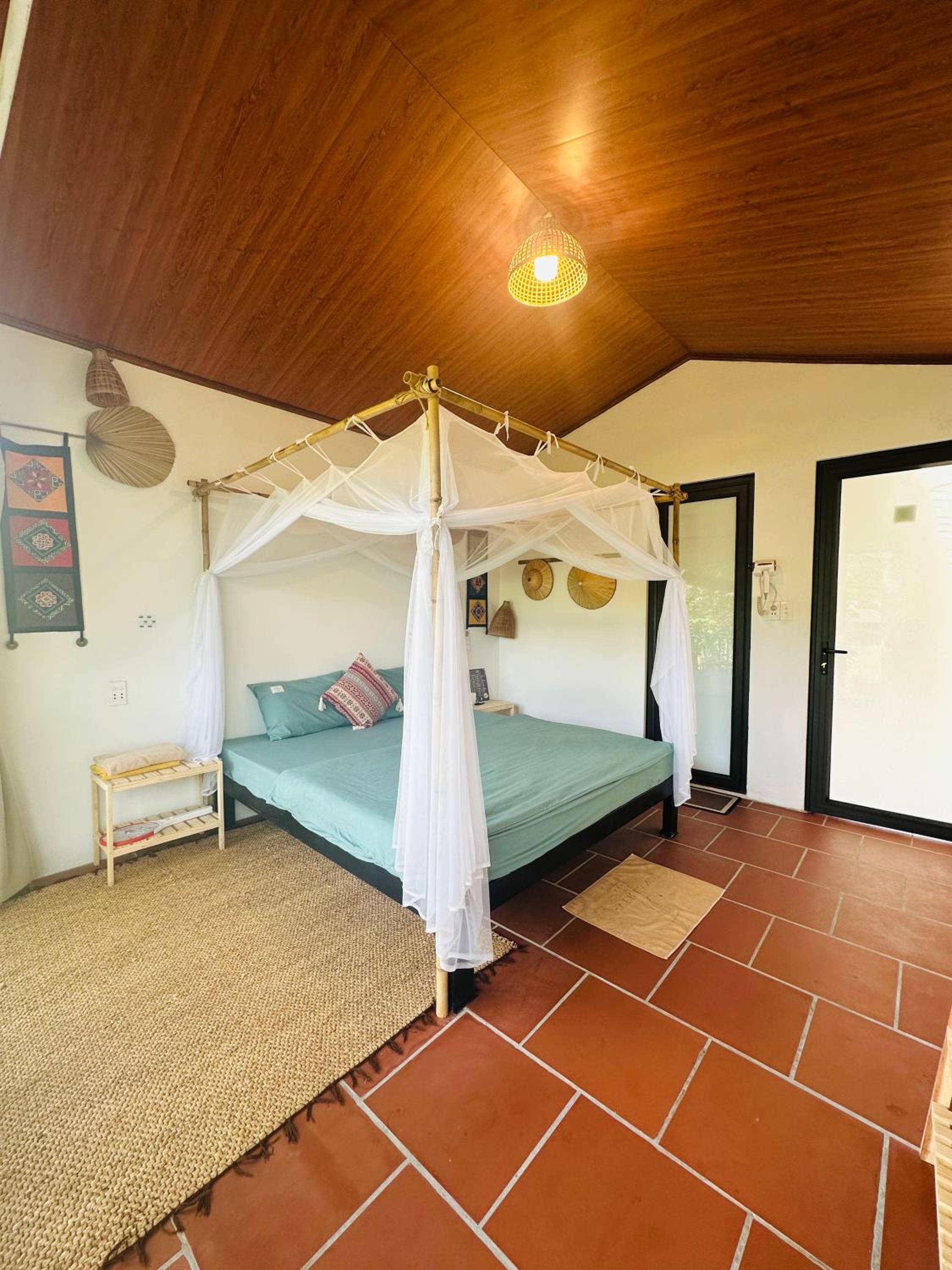 Bungalow with Patio