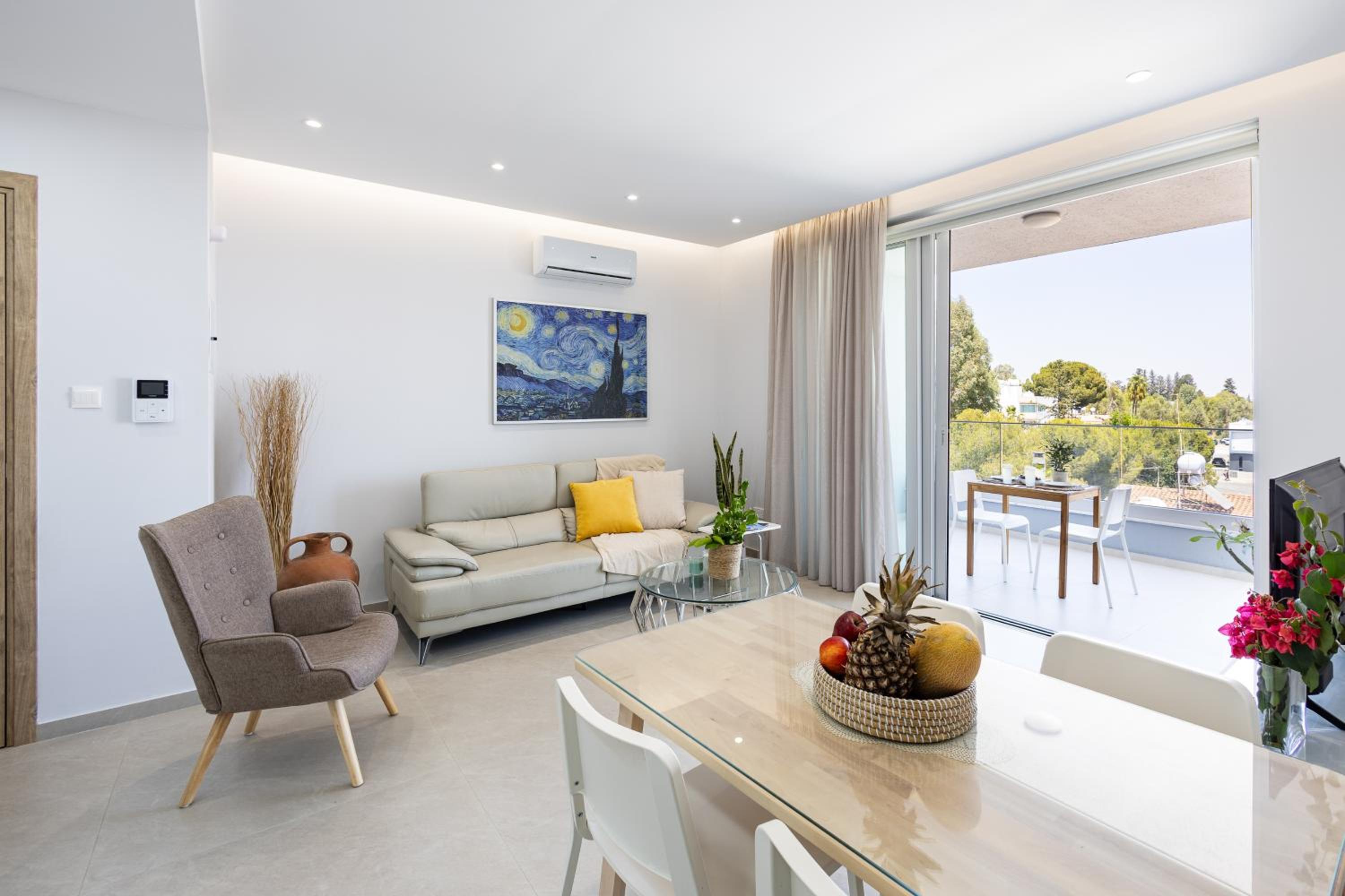 One-Bedroom Apartment with Park View photo 1