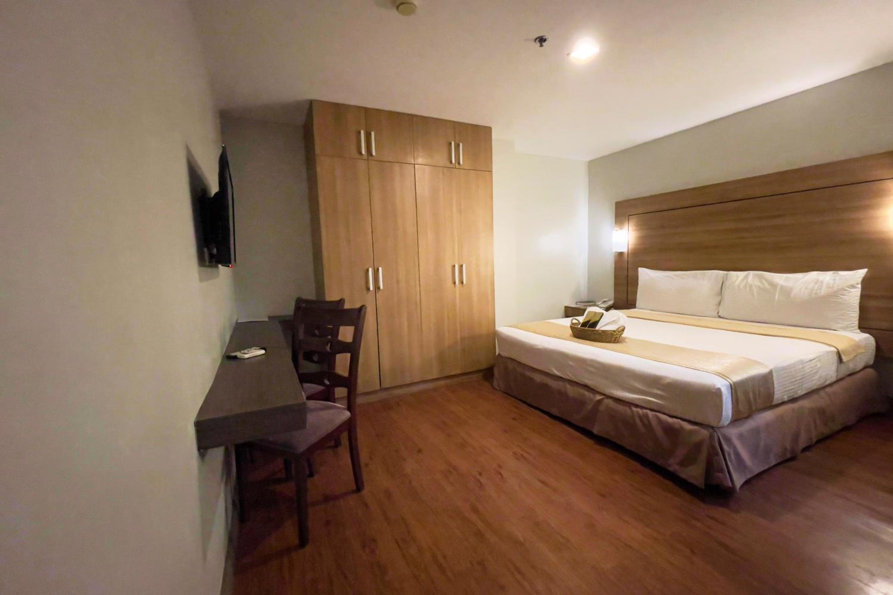 Standard Queen Room - Photo 1