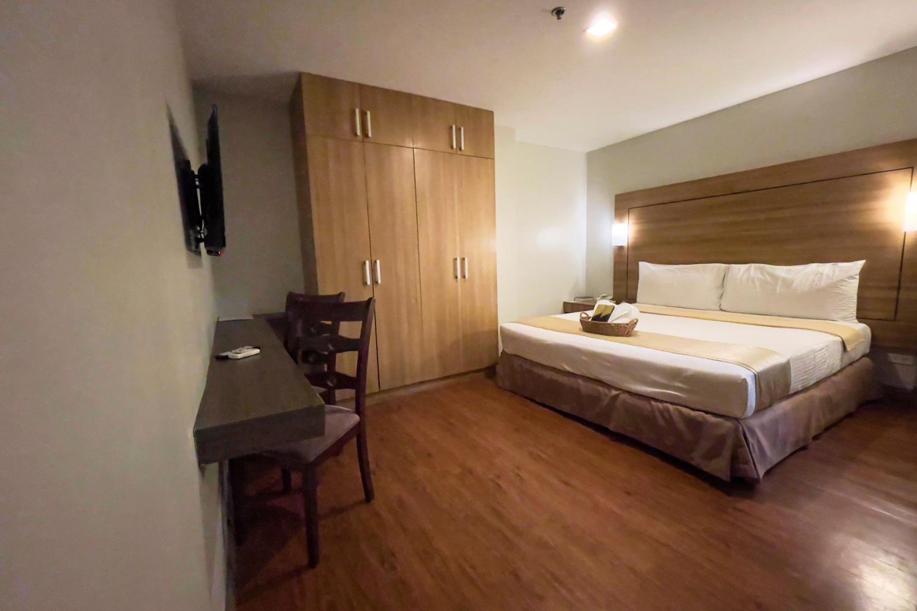 Standard Queen Room - Photo 4