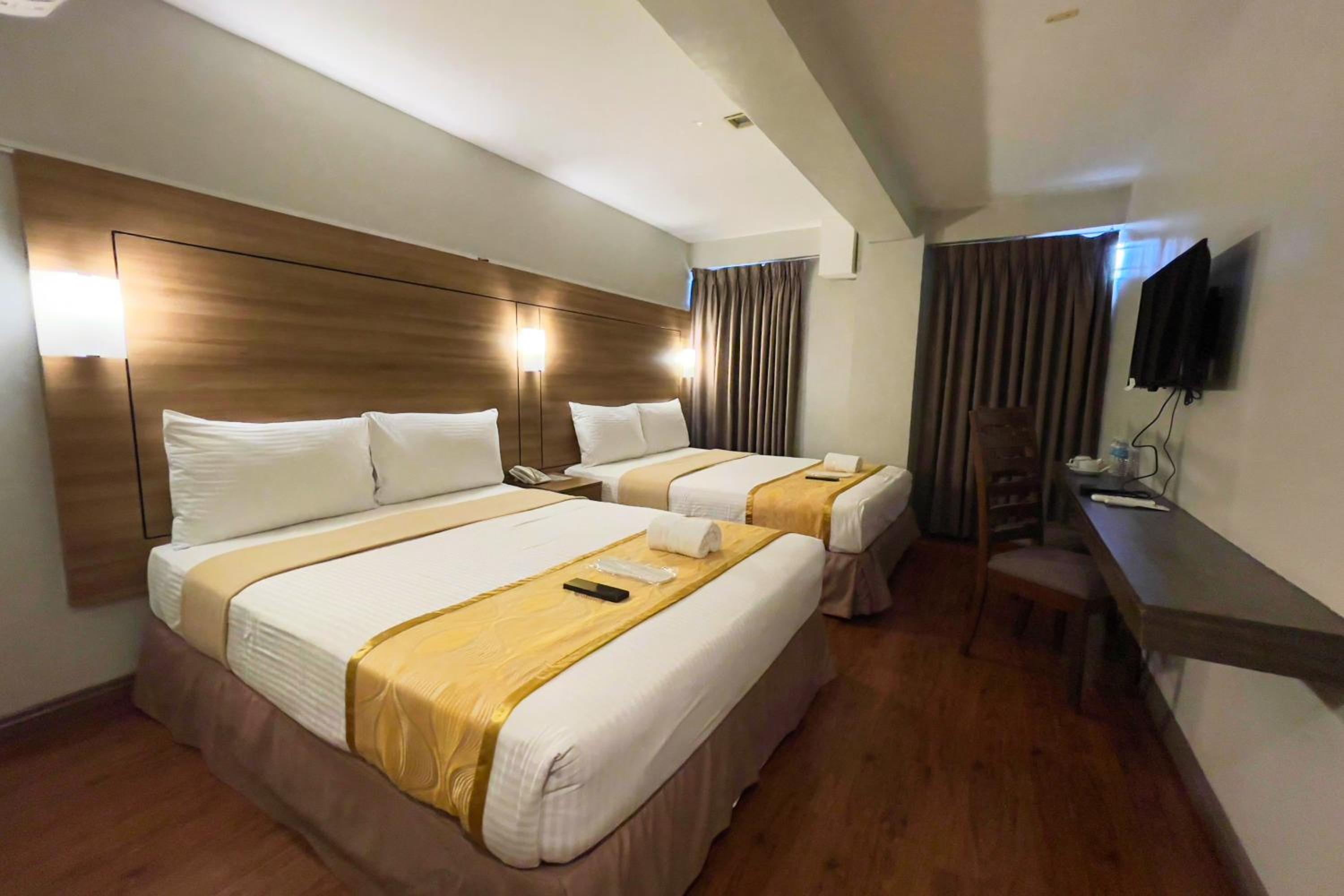 Deluxe Room - Photo 5