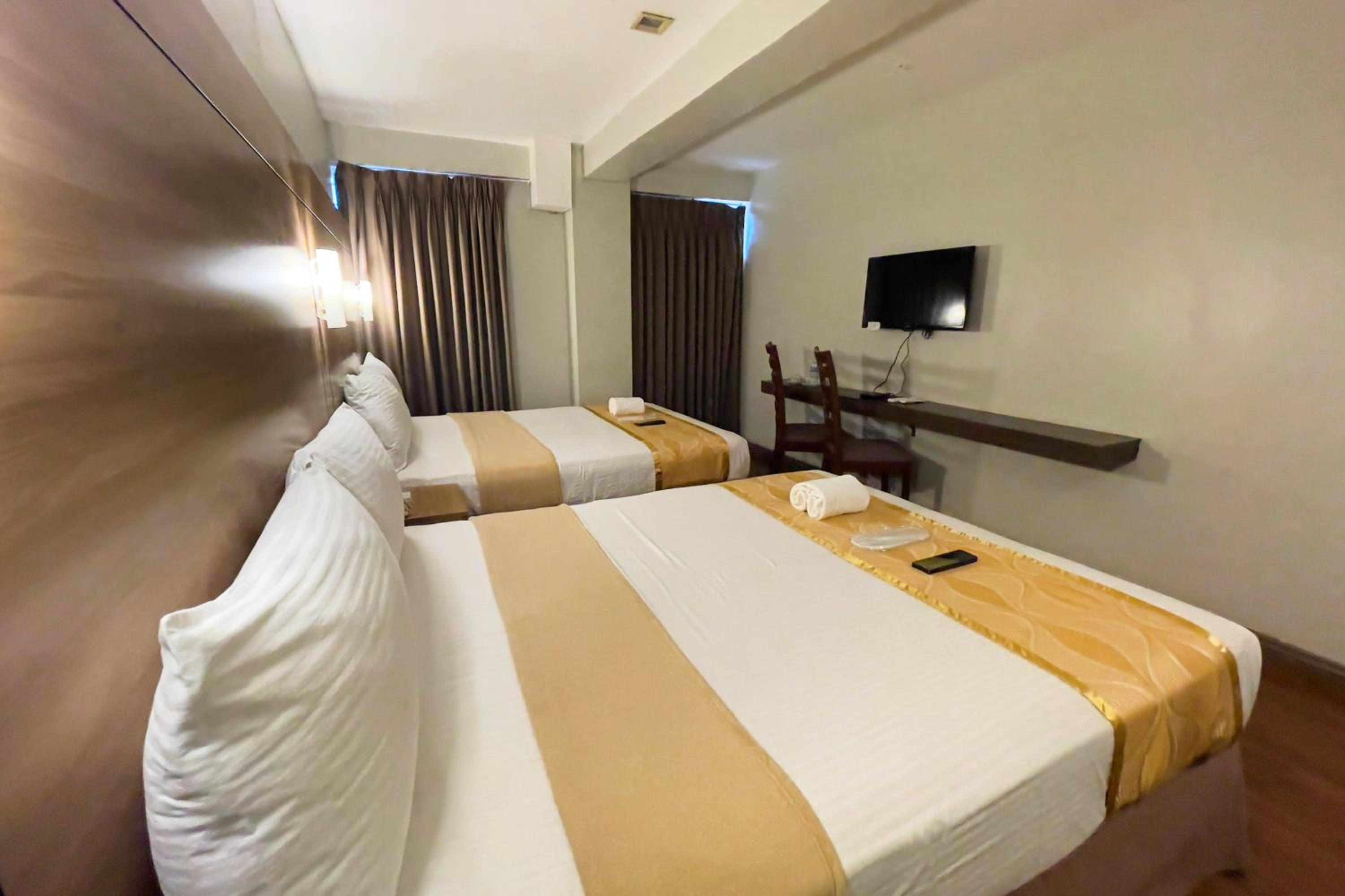 Deluxe Room - Photo 6