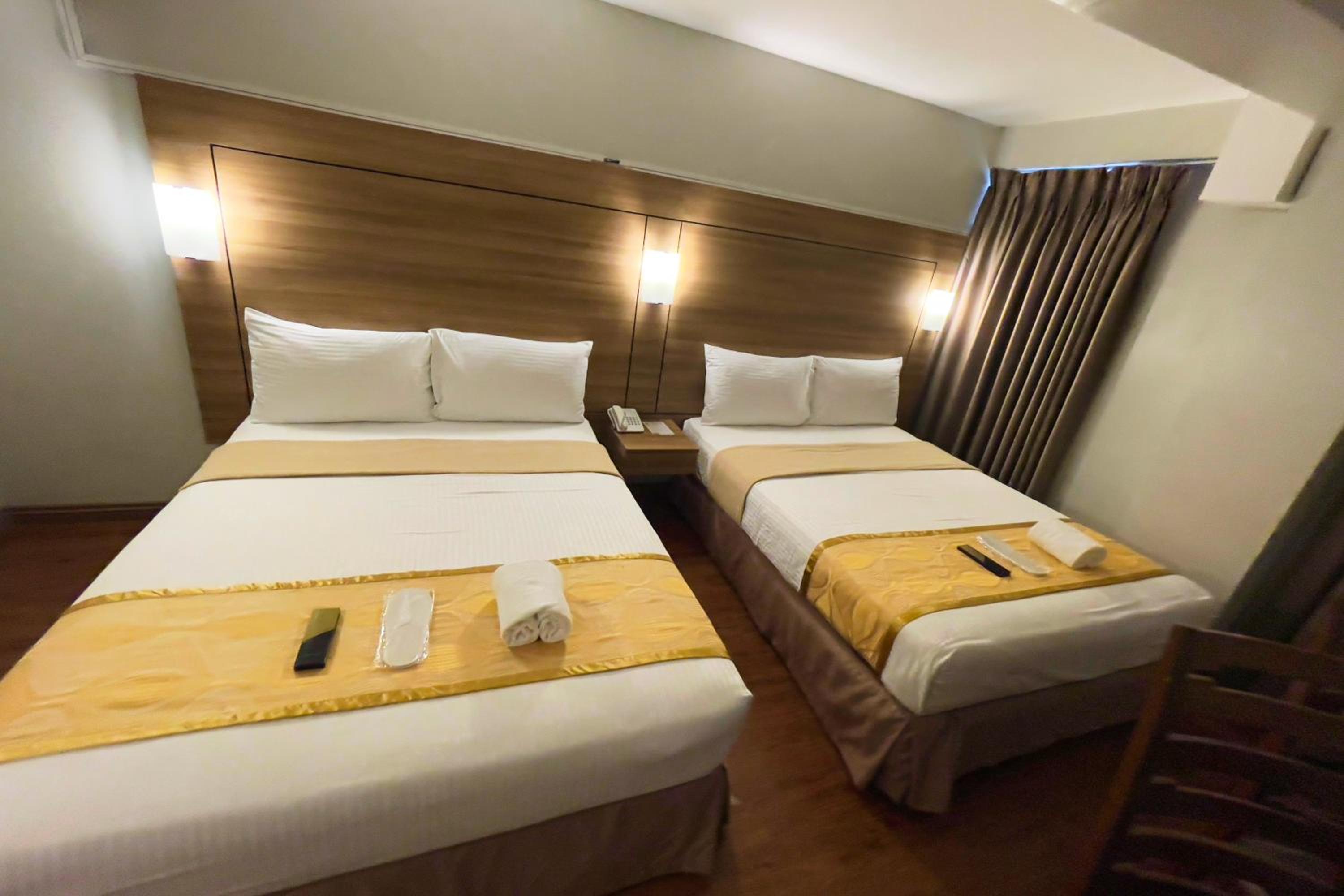 Deluxe Room - Photo 9