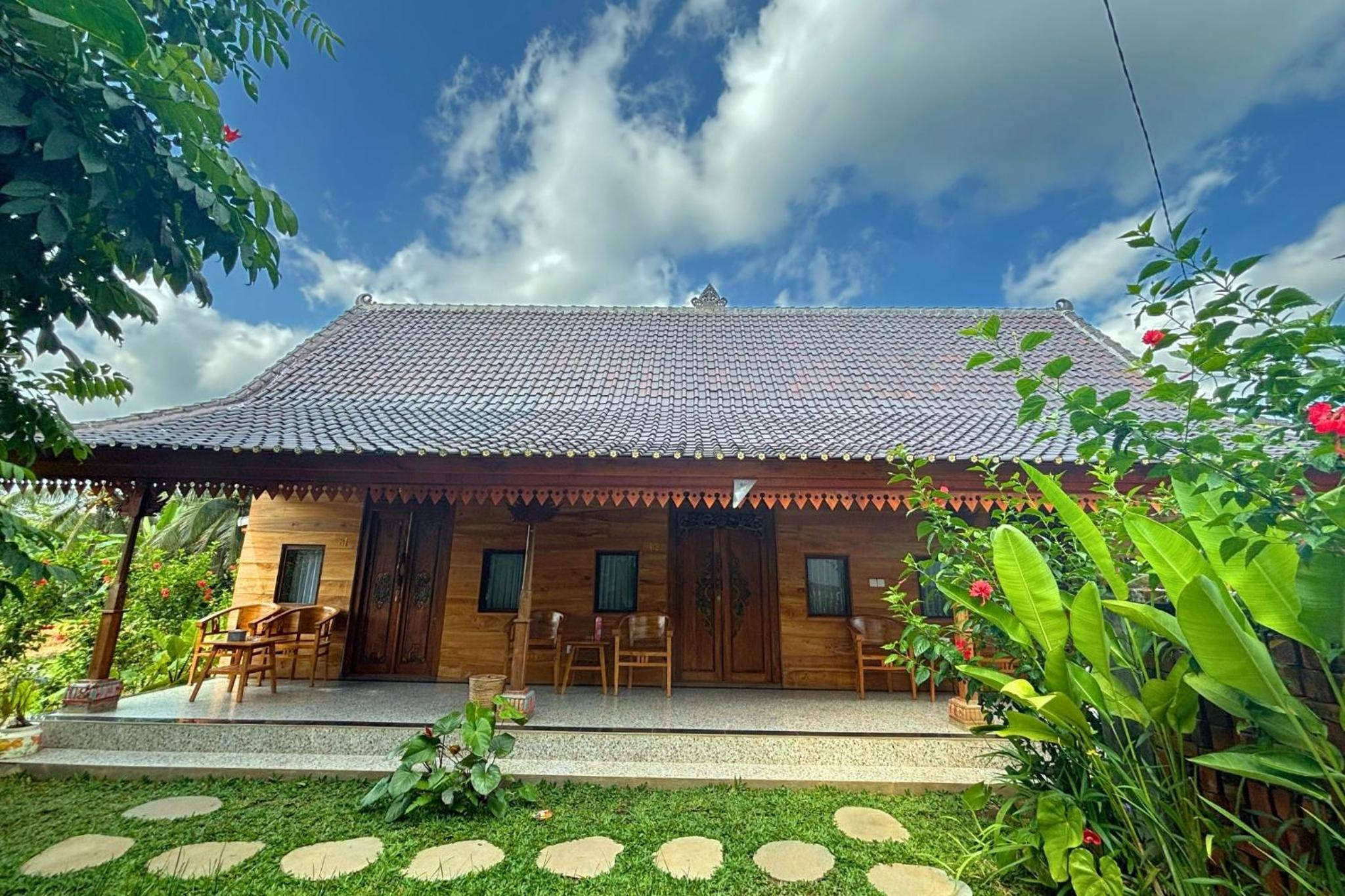 Villa with Pool View - Photo 13
