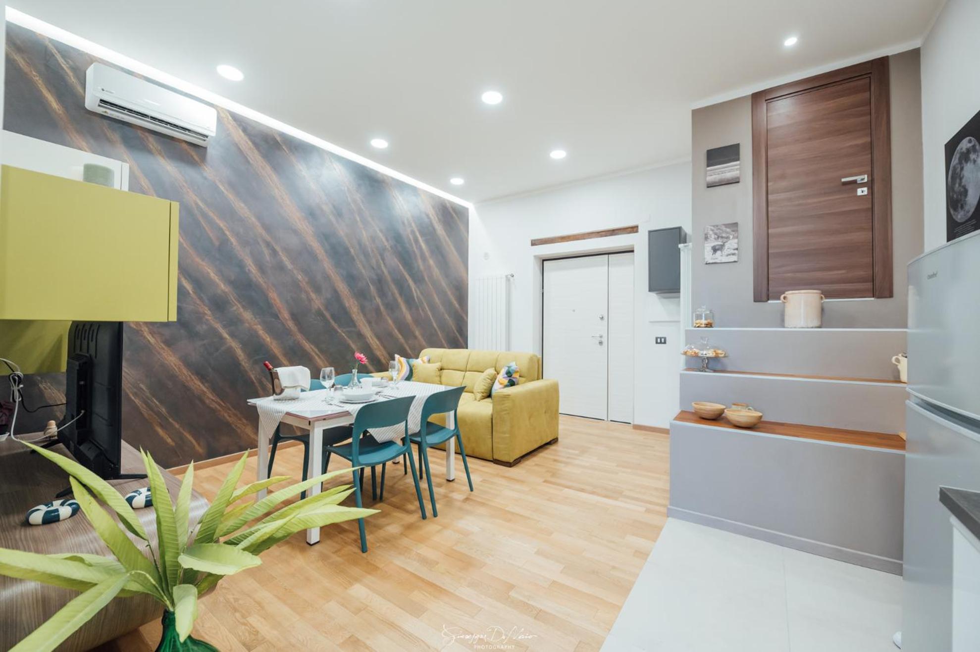 Deluxe One-Bedroom Apartment