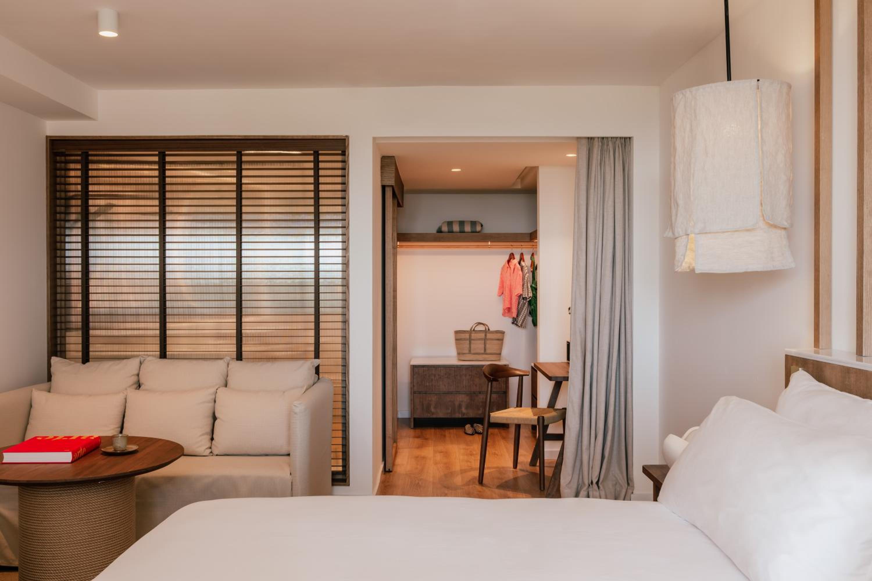 Ultimate ME + 2 Bedroom Suite - Photo 6