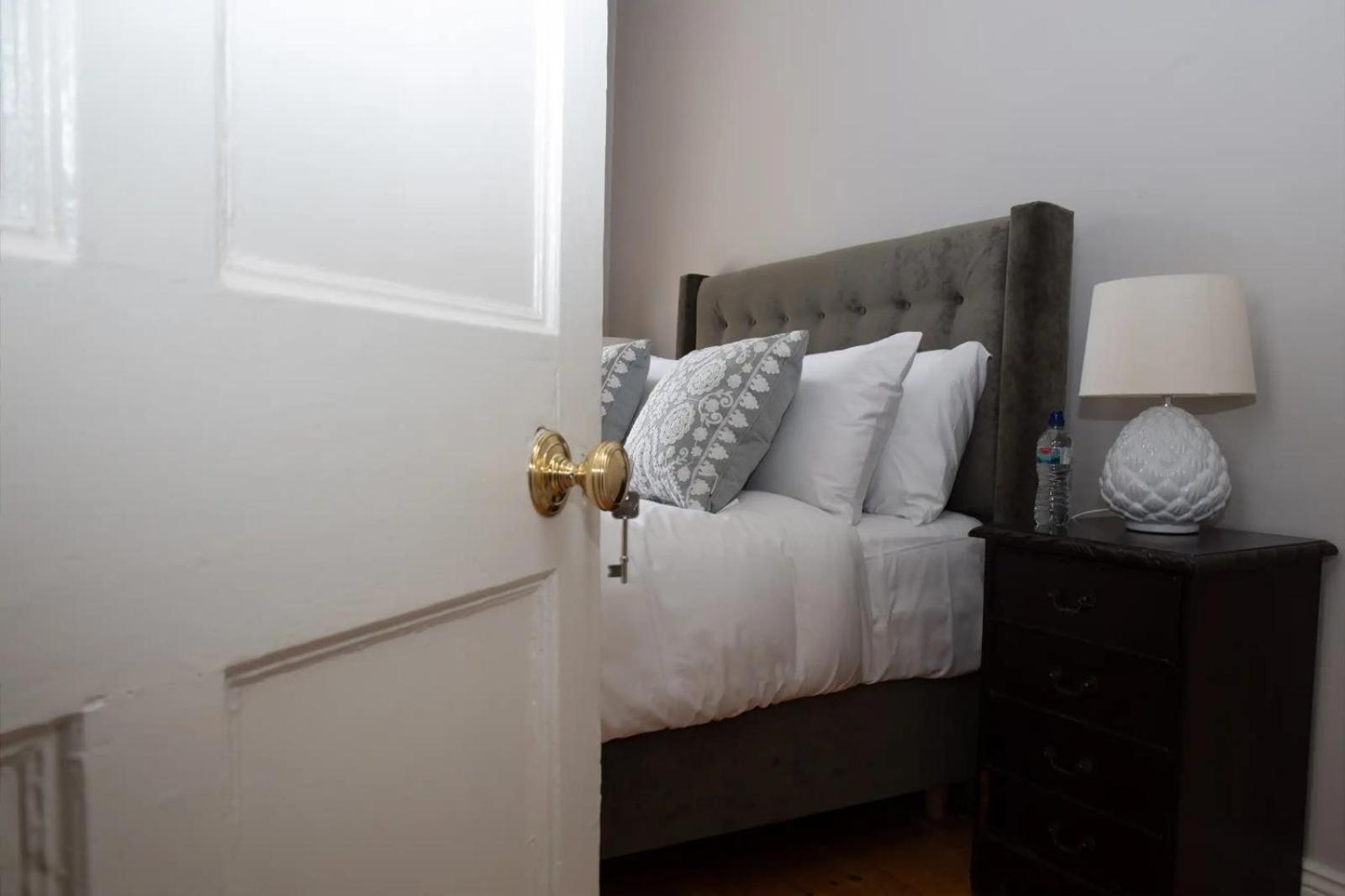 Double Room with Private Bathroom photo 1