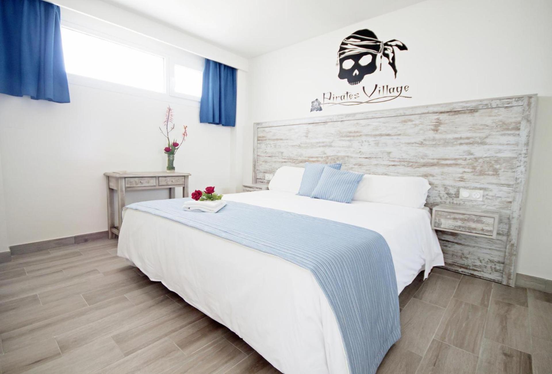 One-Bedroom Apartment Ground Floor with Private Terrace photo 1
