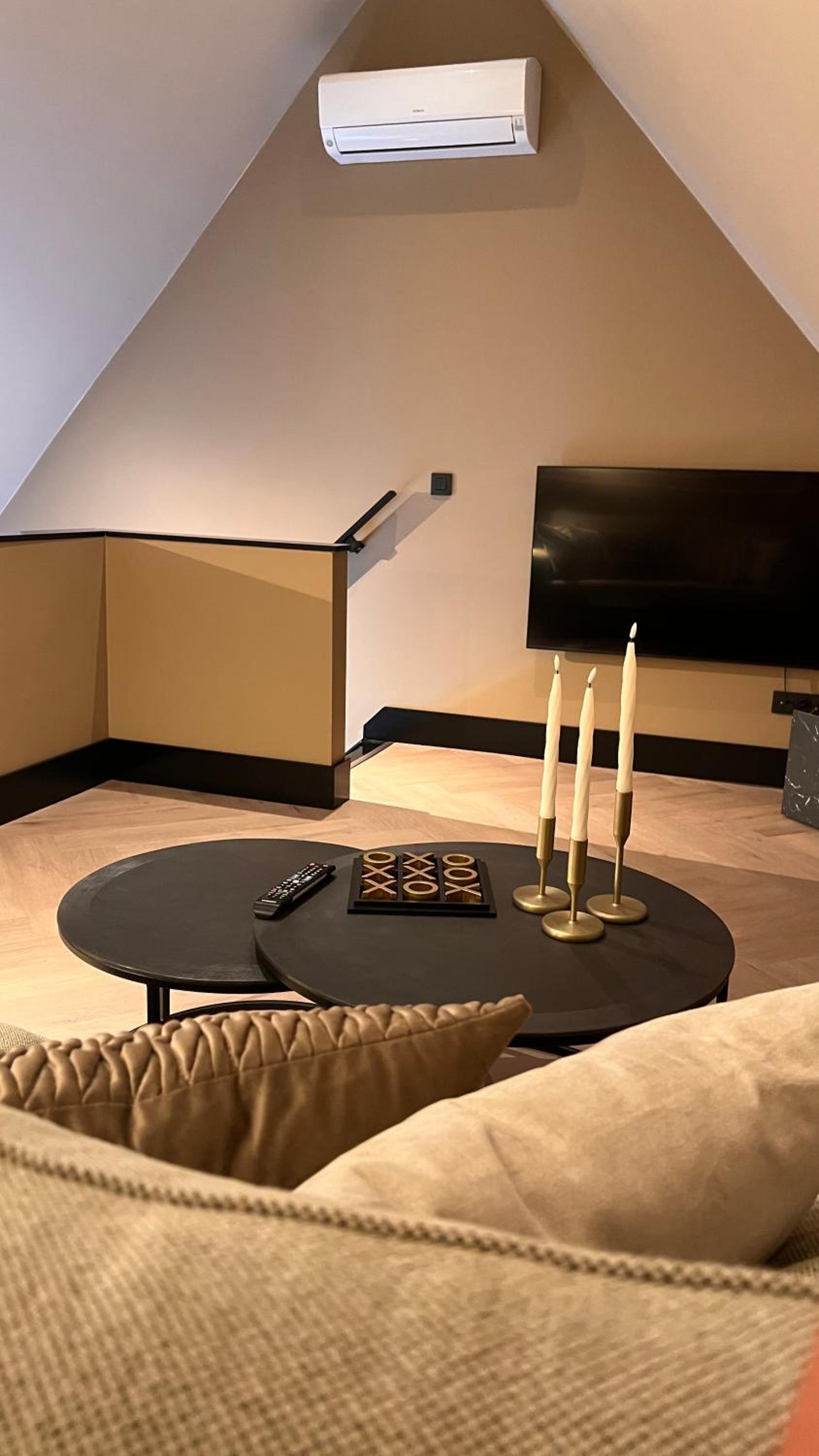 Deluxe King Suite photo 2