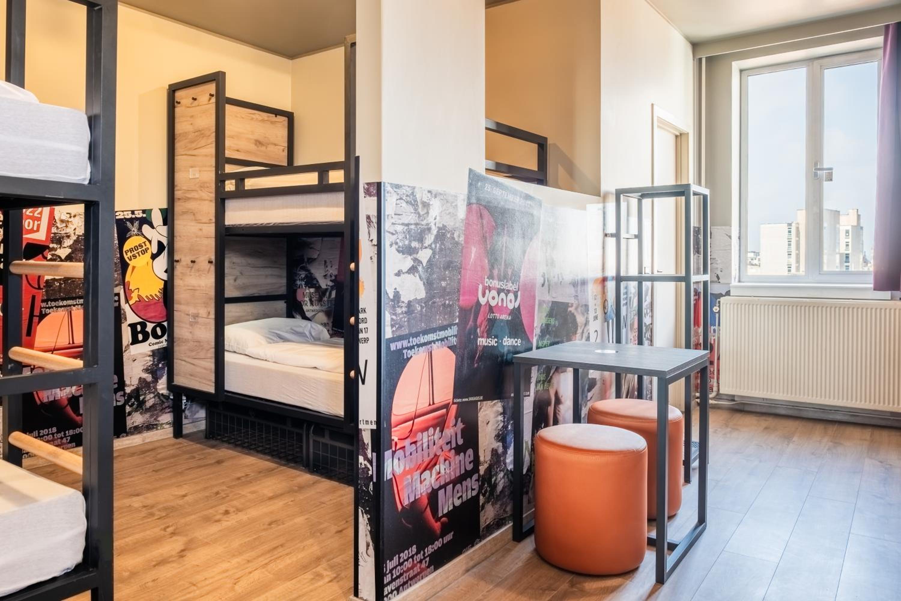 Bed in 8-Bed Dormitory Room photo 3