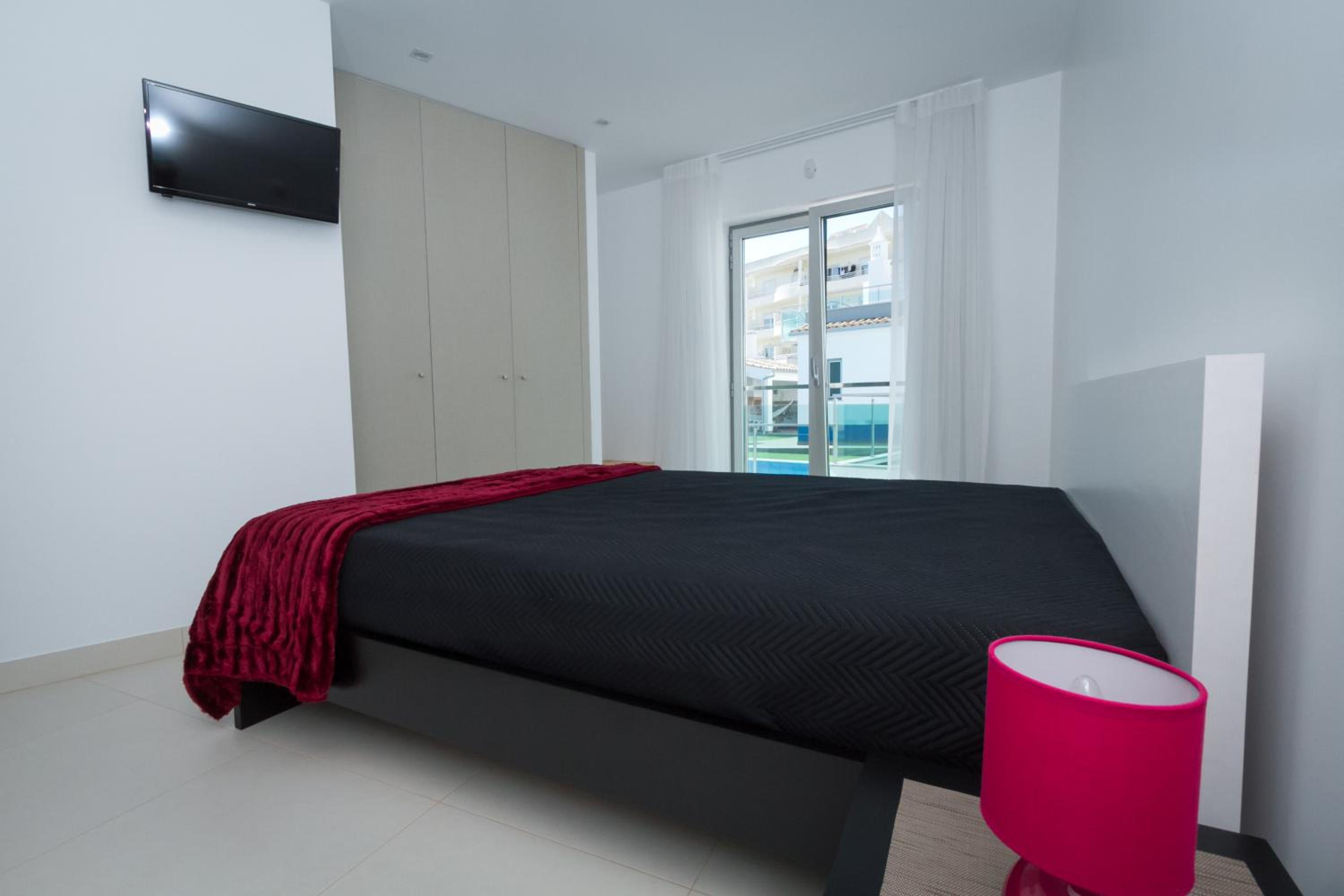 Three-Bedroom Apartment - Photo 7
