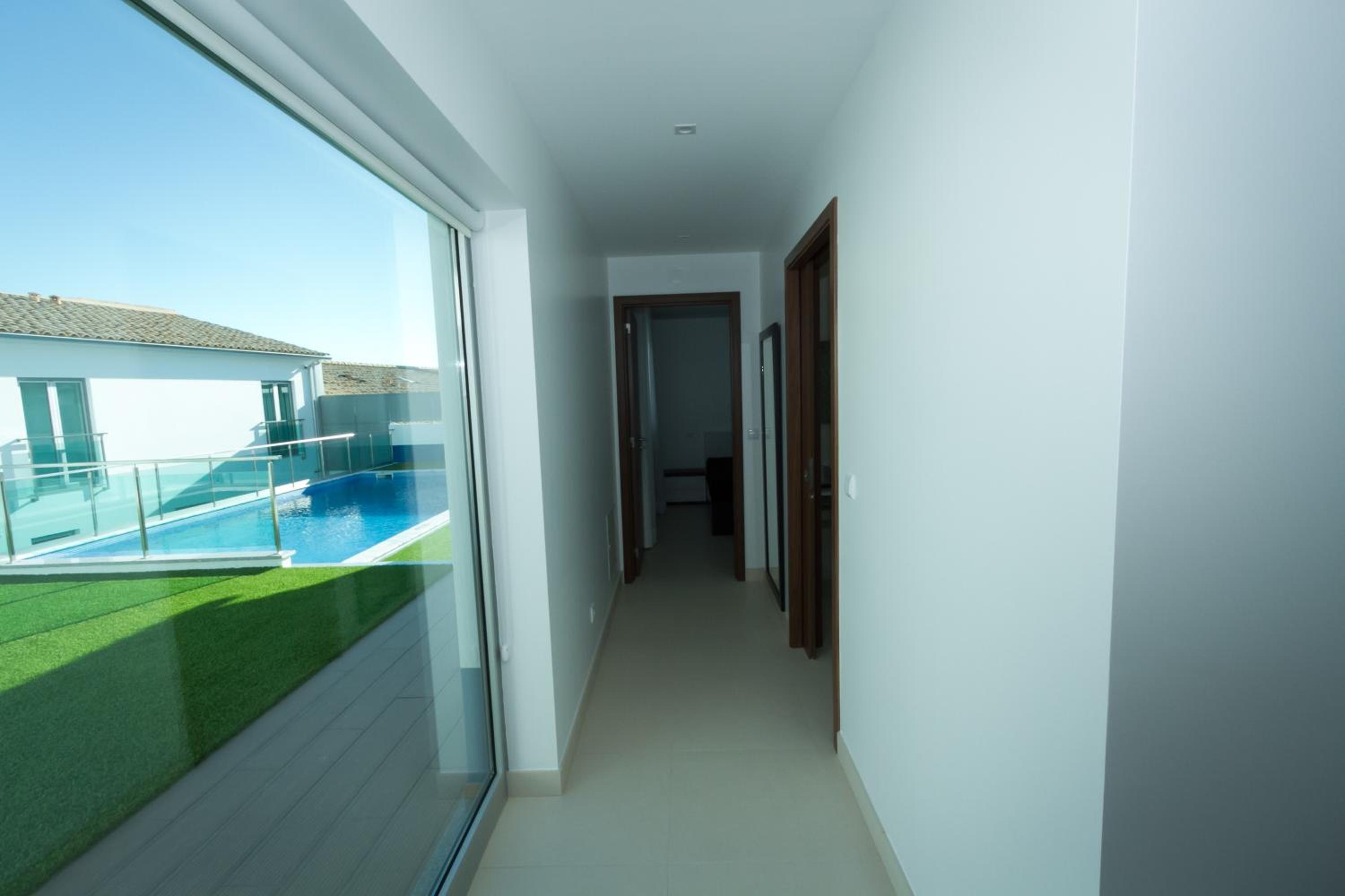 One-Bedroom Apartment - Photo 5