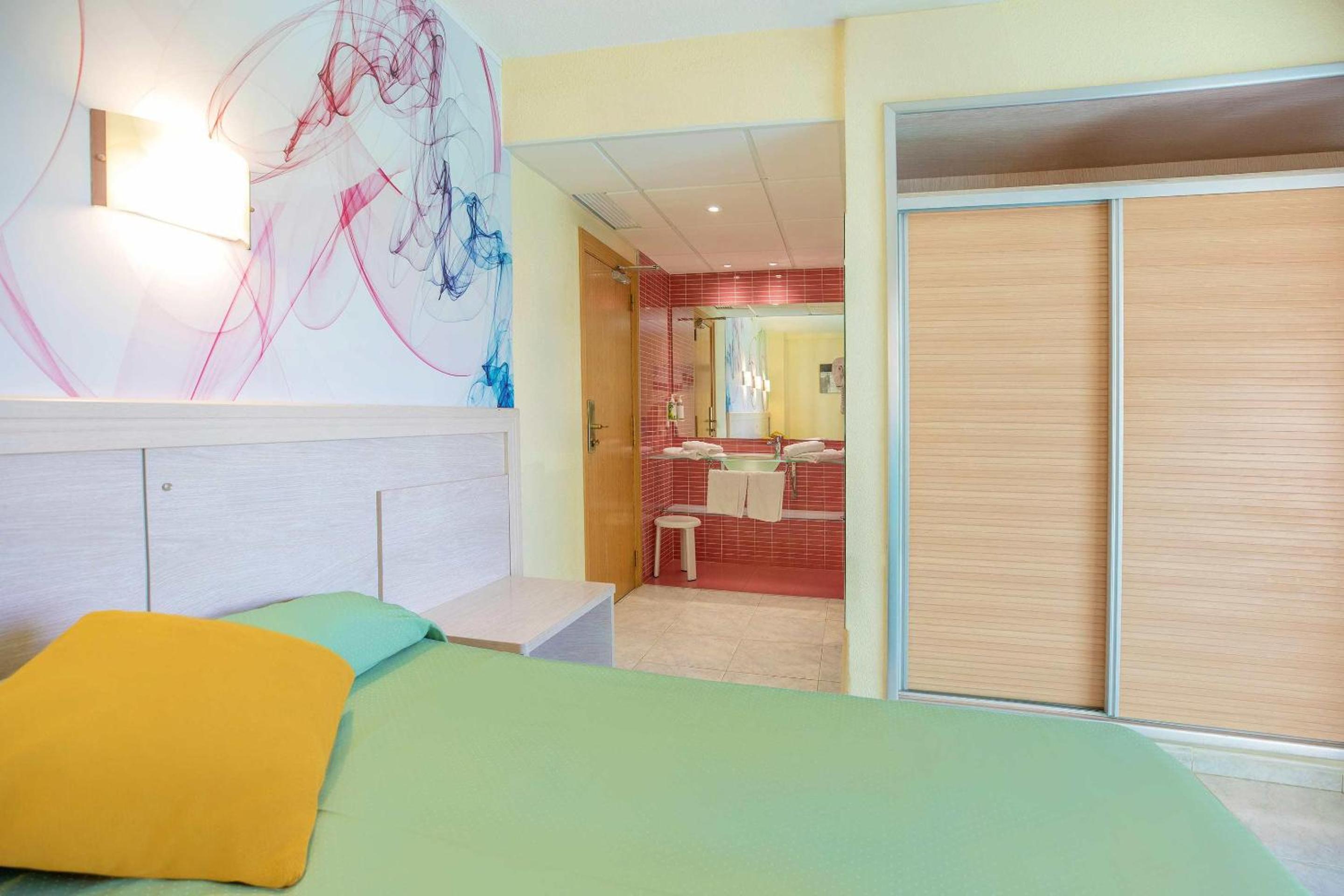 Double Room (3 Adults + 1 Child) photo 3