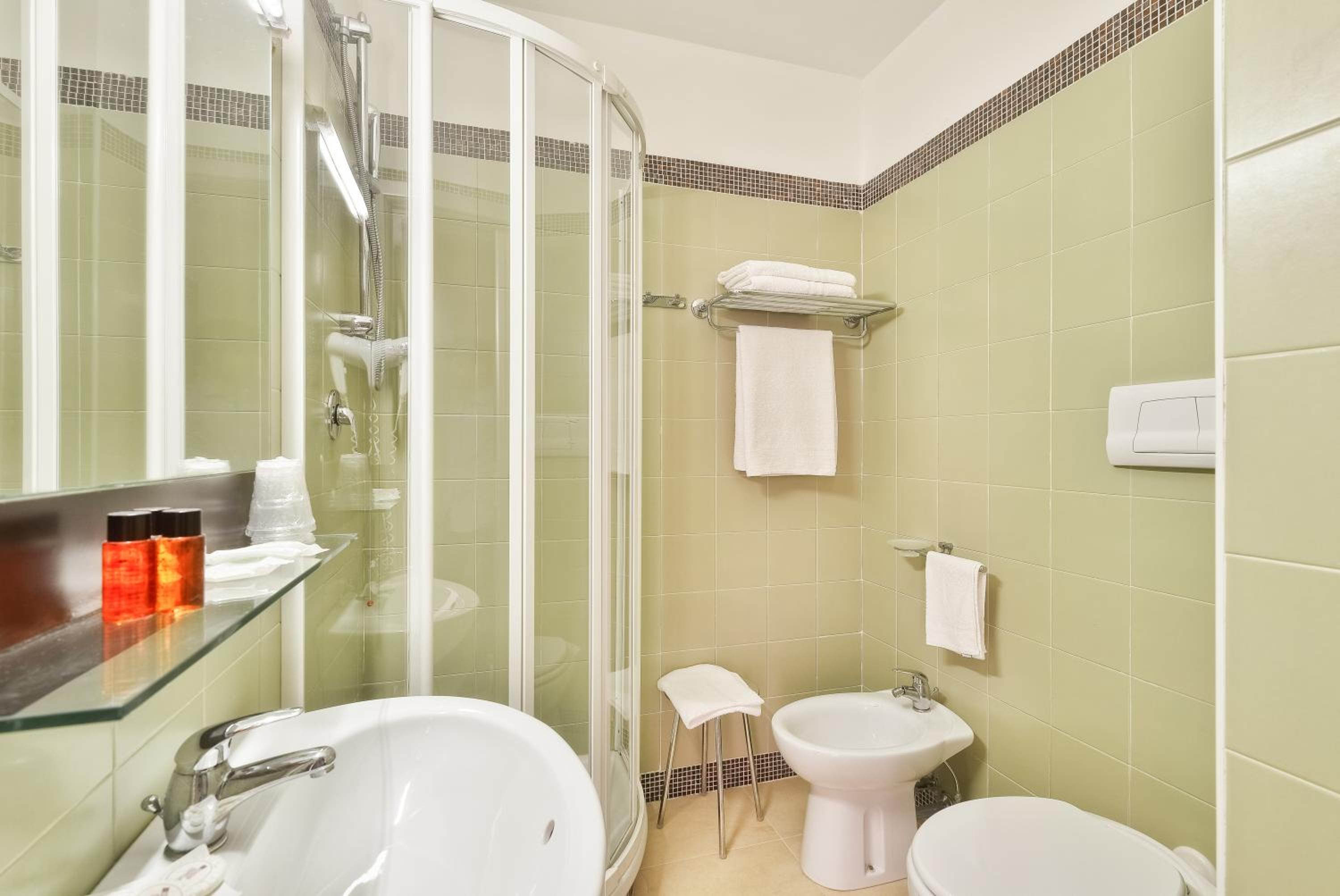 Double Room - Photo 4