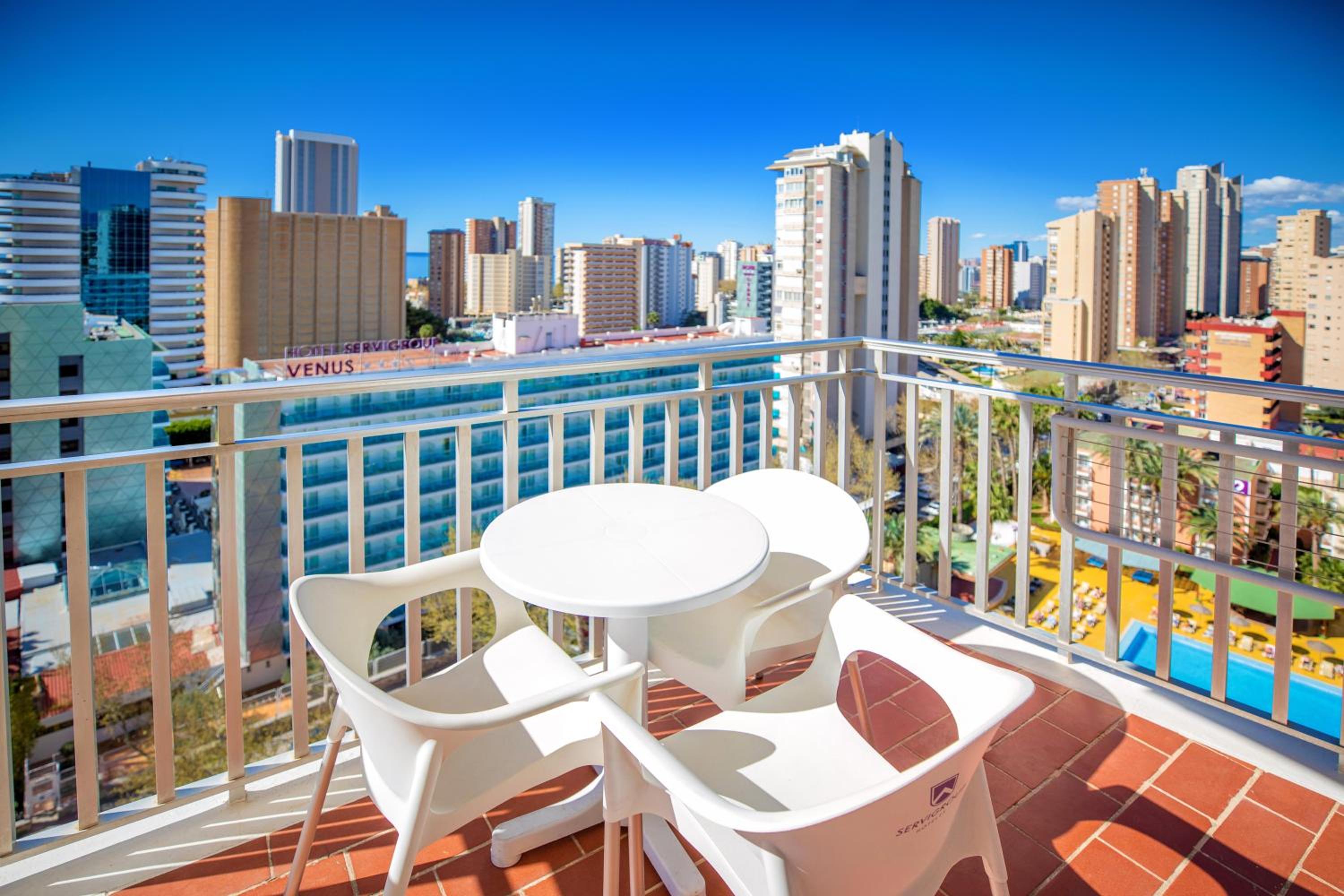 Double Room with Balcony (3 Adults) photo 2