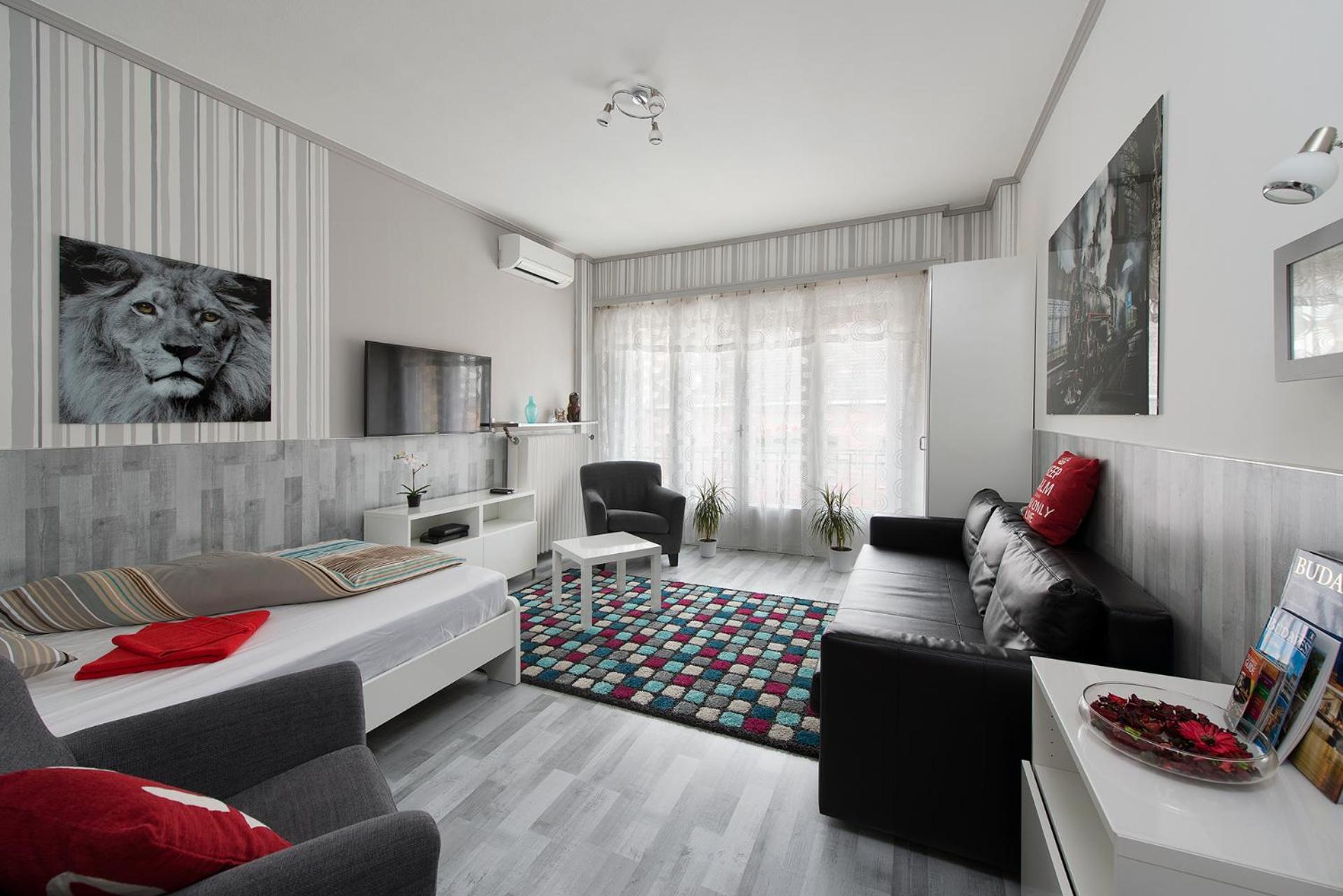 Studio Apartment