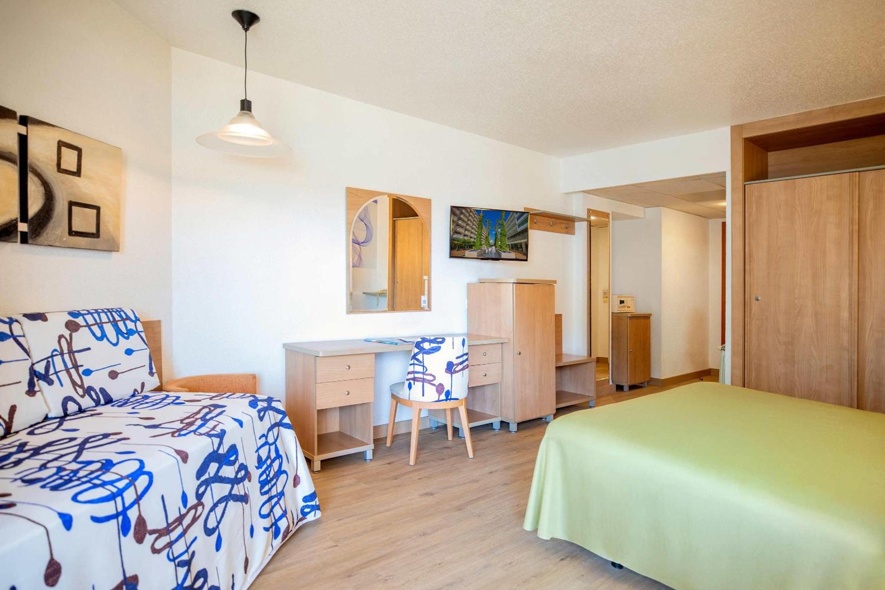 Superior Double Room (3 Adults + 1 Child) photo 3