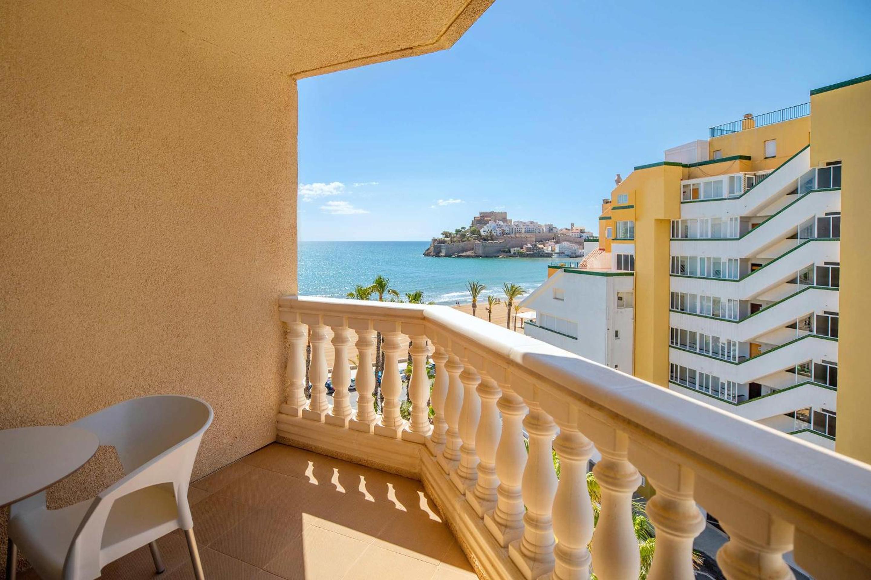Superior Double Room (3 Adultos + 1 Child)