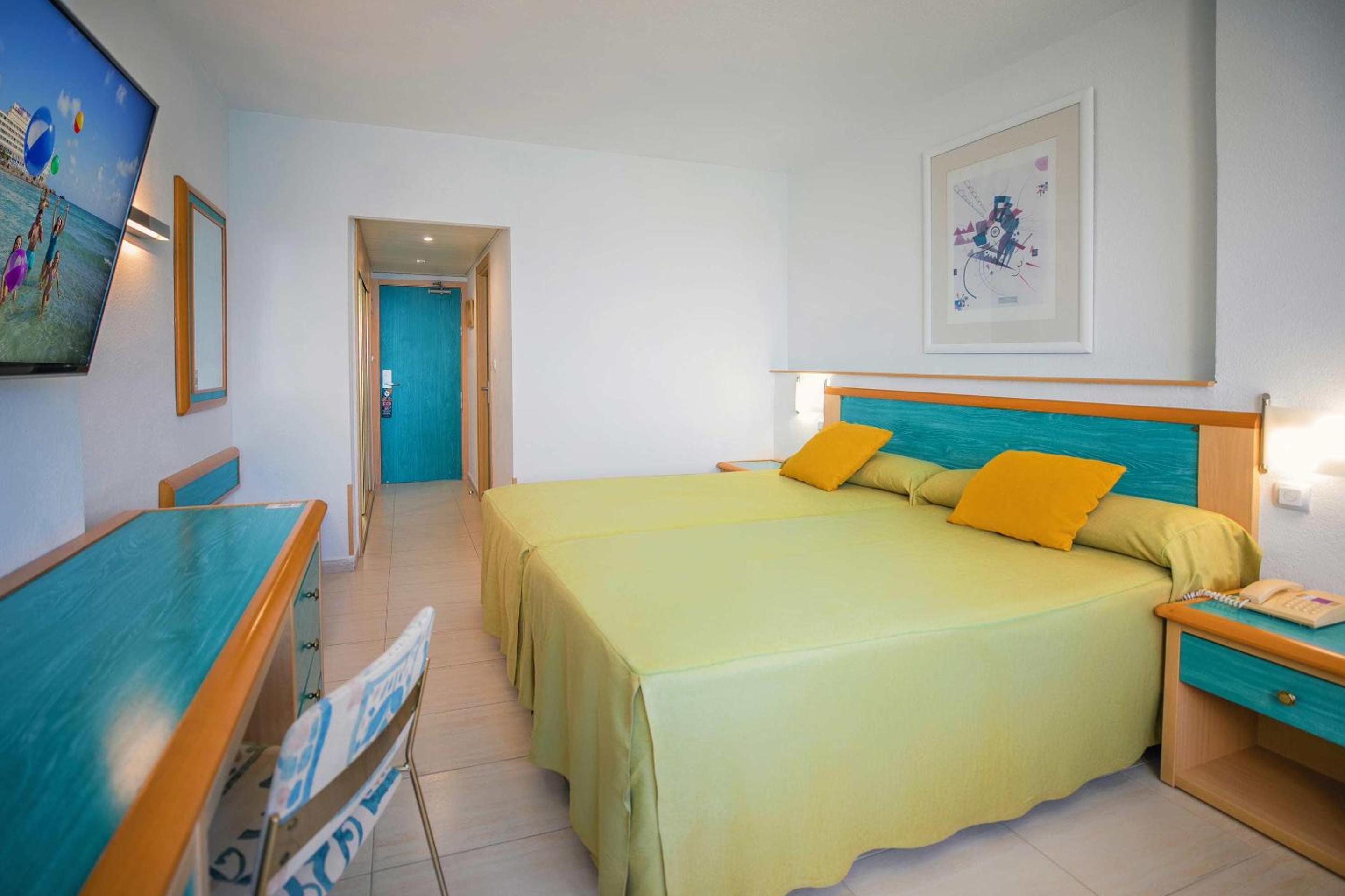Double Room (2 Adults + 1 Child ) photo 3
