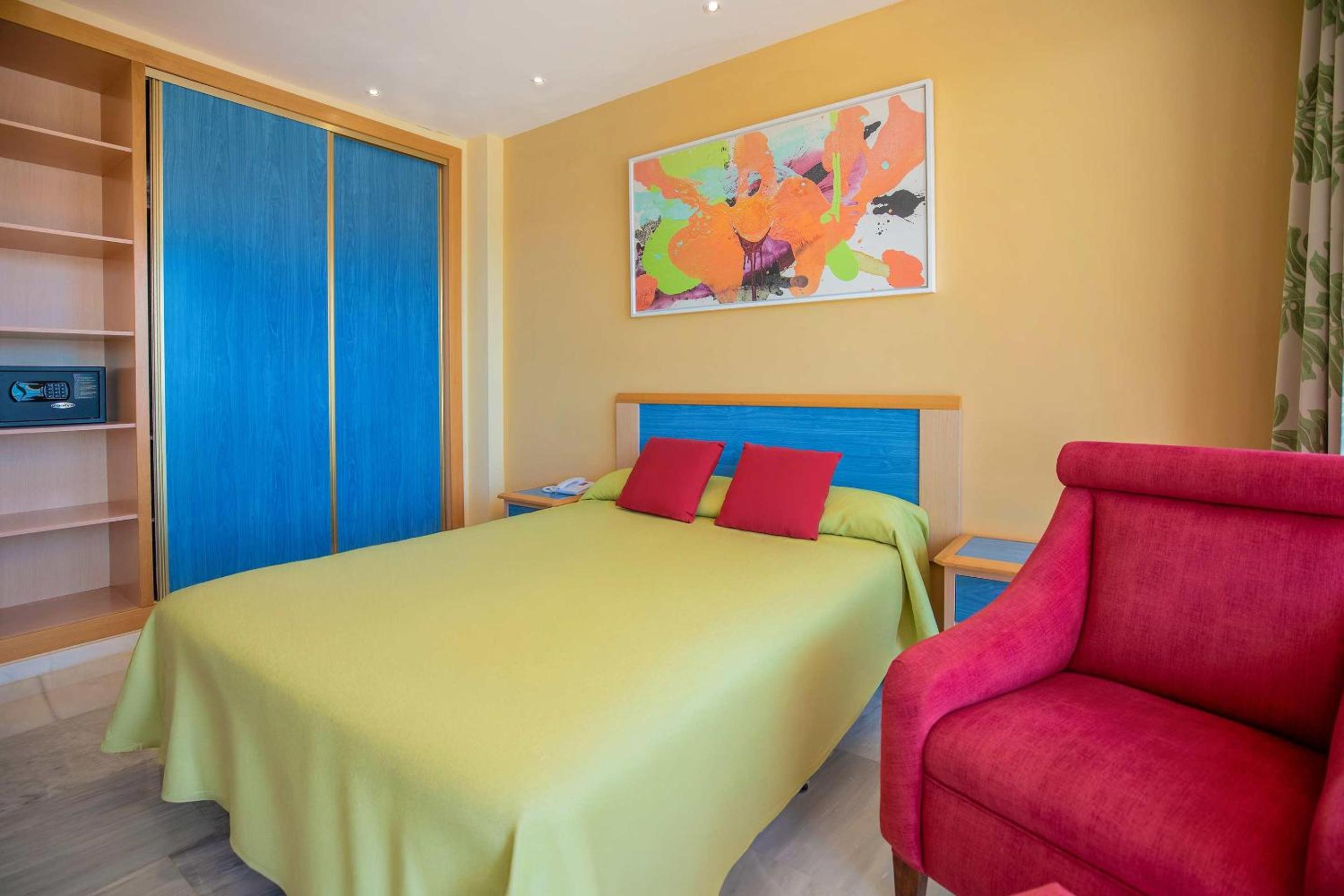 Double Room (3 Adultos)