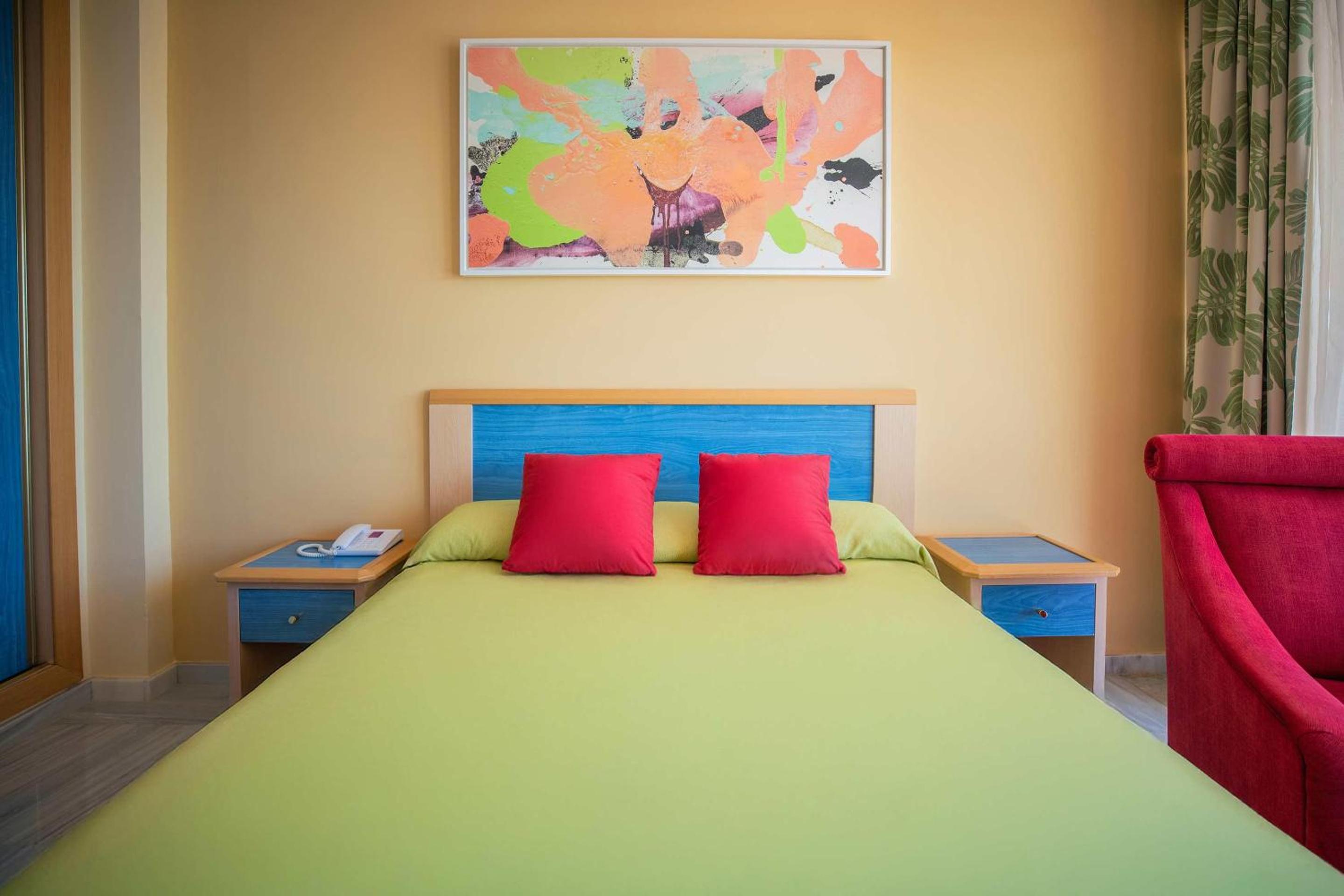 Double Room (3 Adultos)