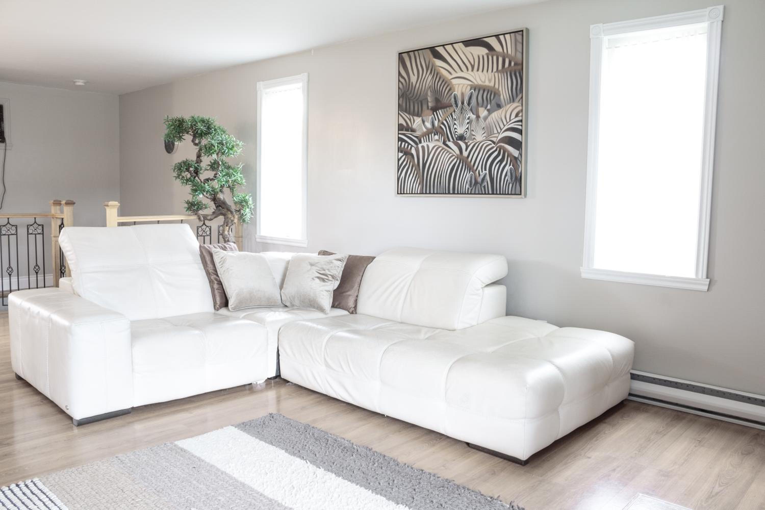 Four-Bedroom Apartment - Photo 3