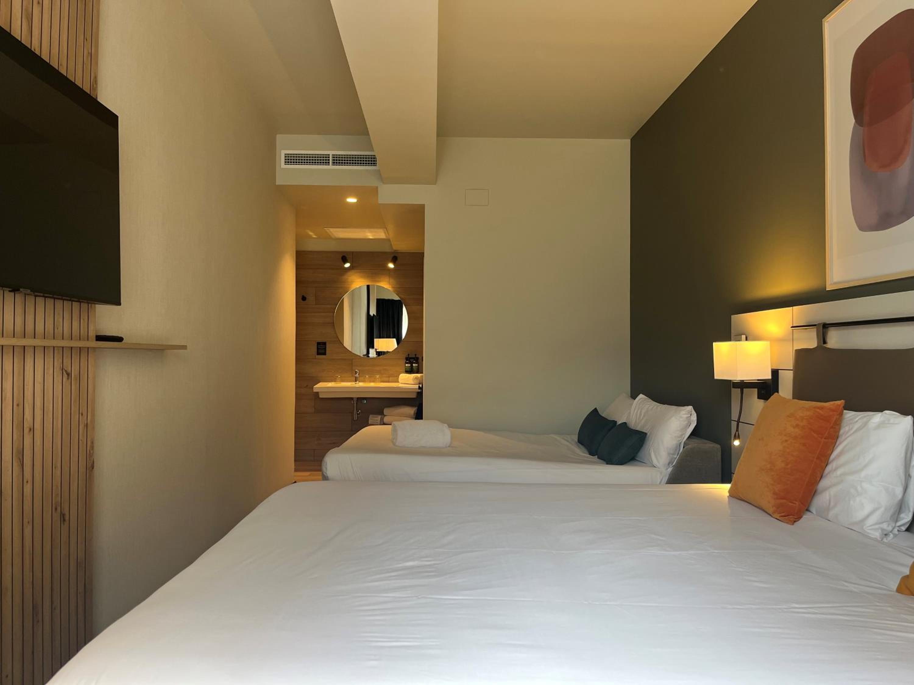 Grand Queen Room - Photo 3