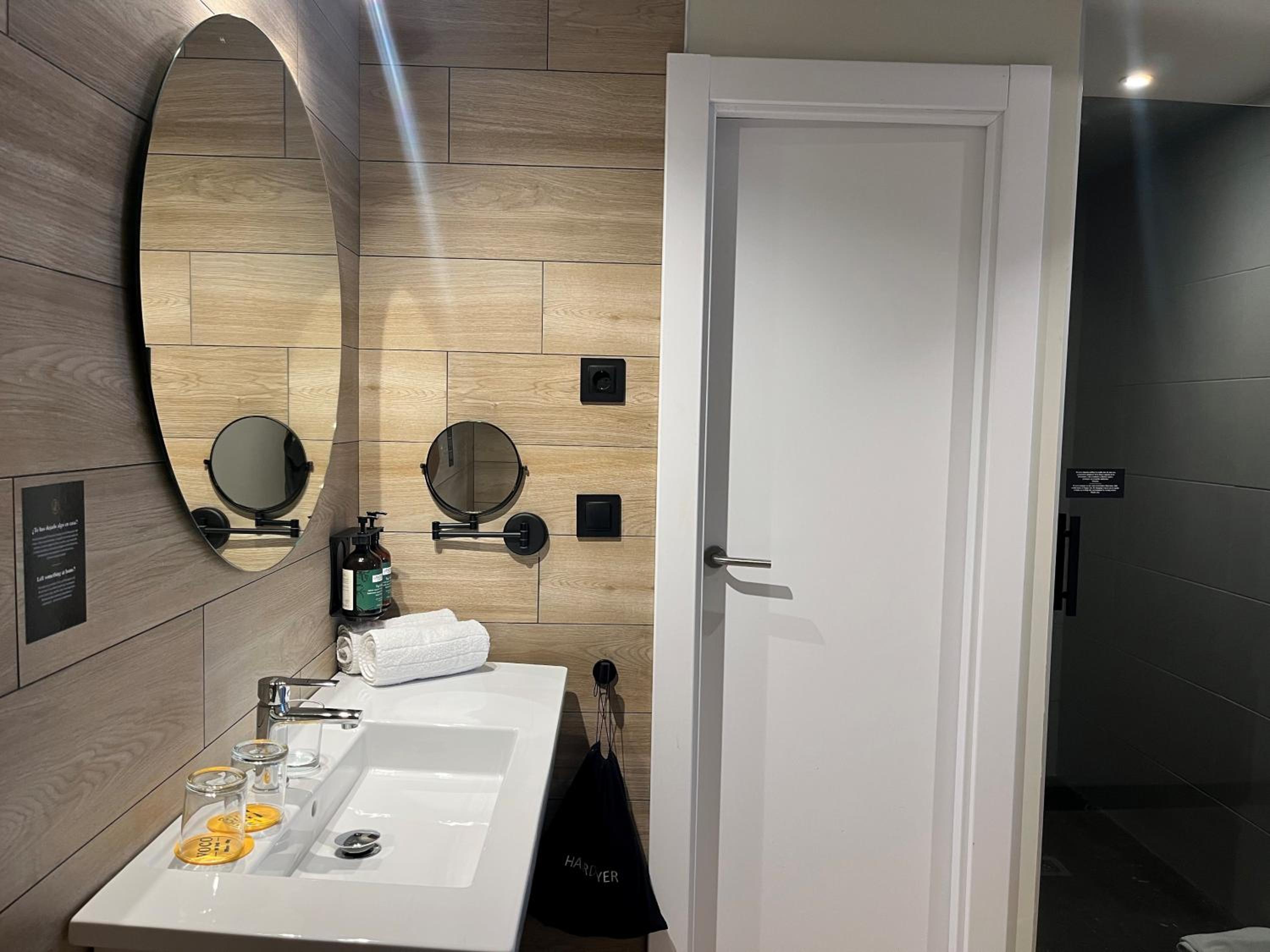 Grand Queen Room - Photo 2