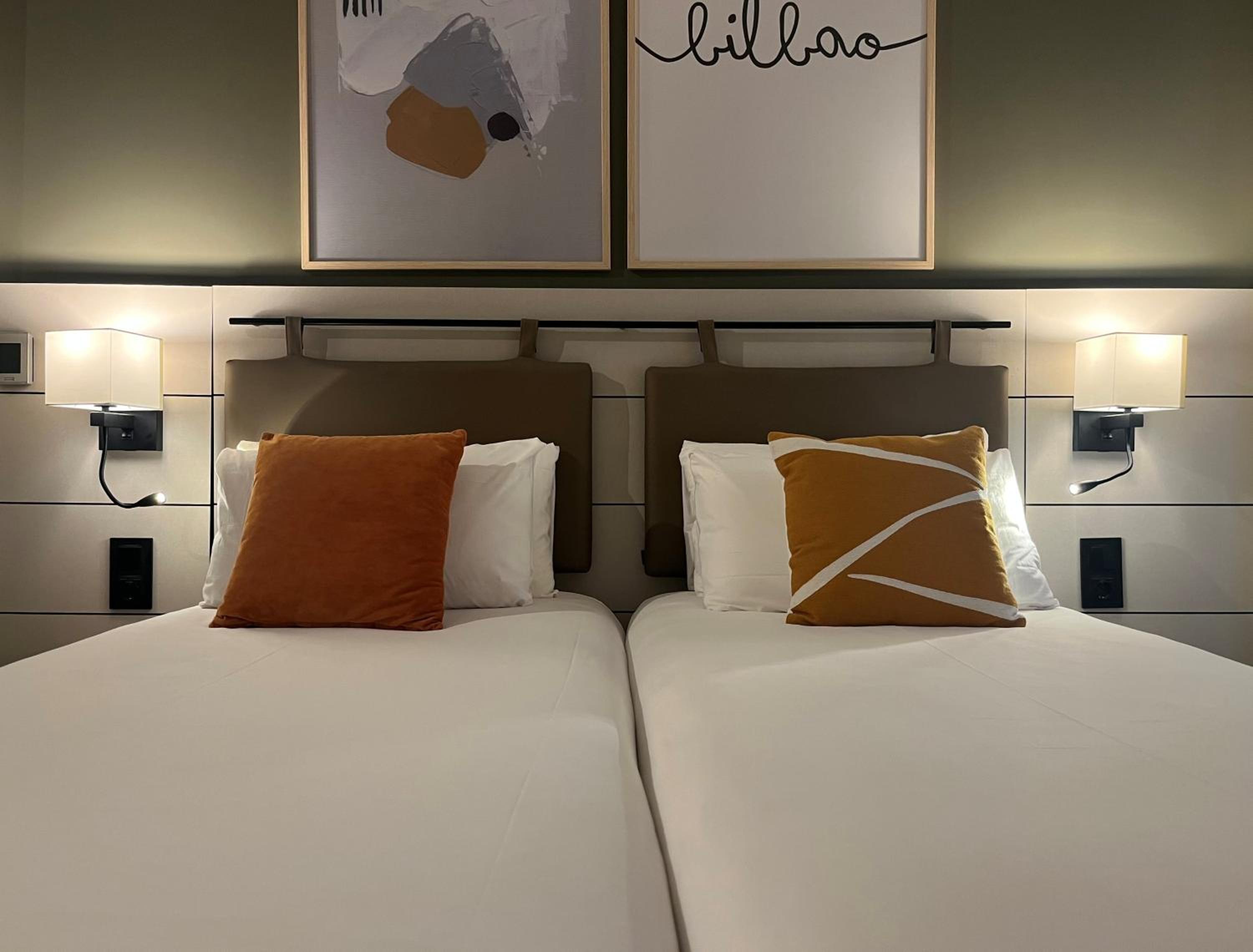 Standard Twin Room - Photo 1