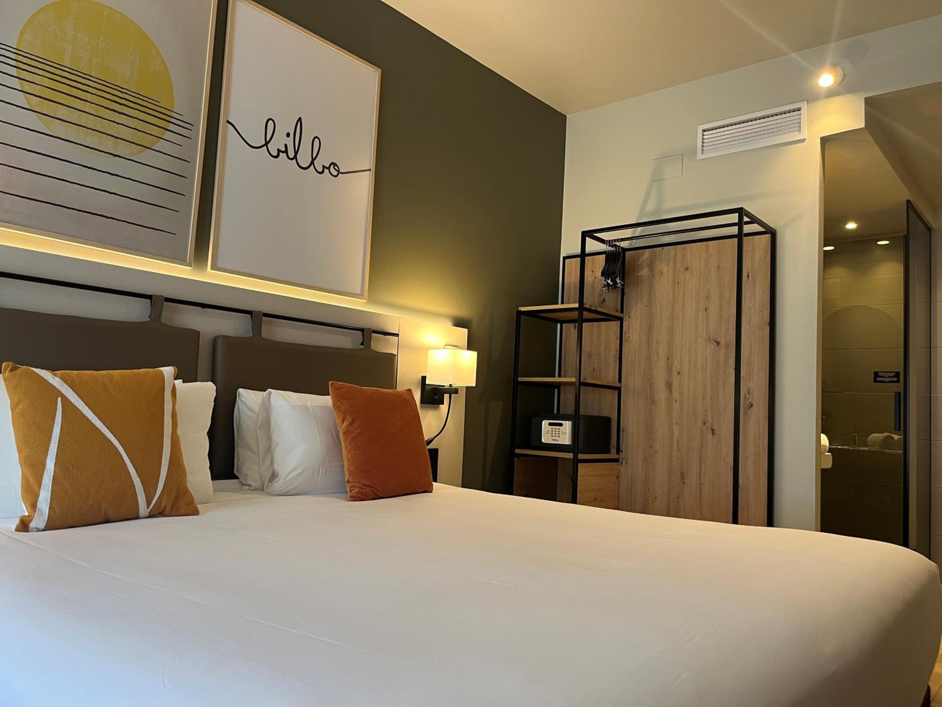 Standard Queen Room - Photo 2