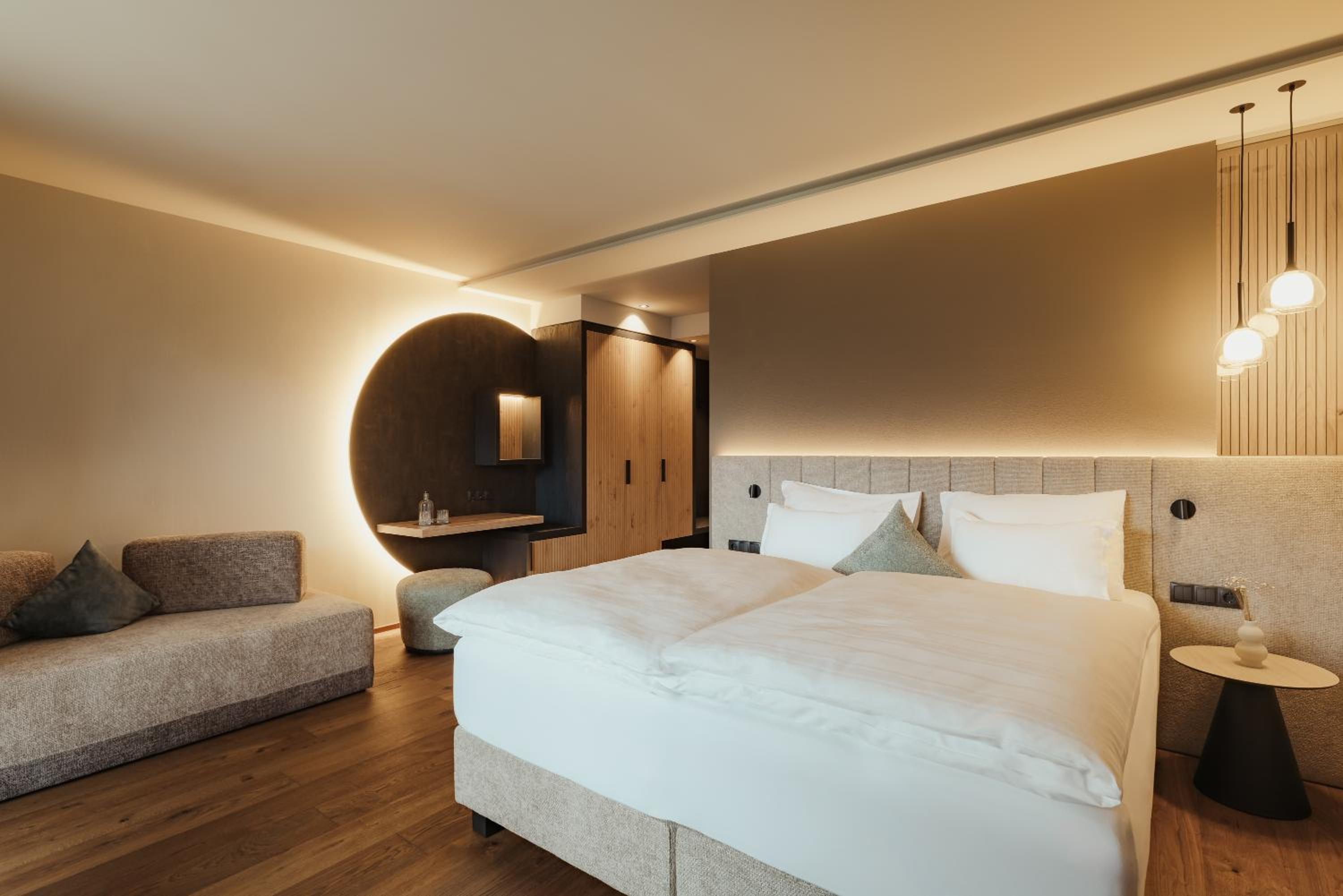 Deluxe Double or Twin Room with Spa Bath - Photo 8