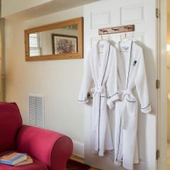 Queen Room -Disability Access photo 3