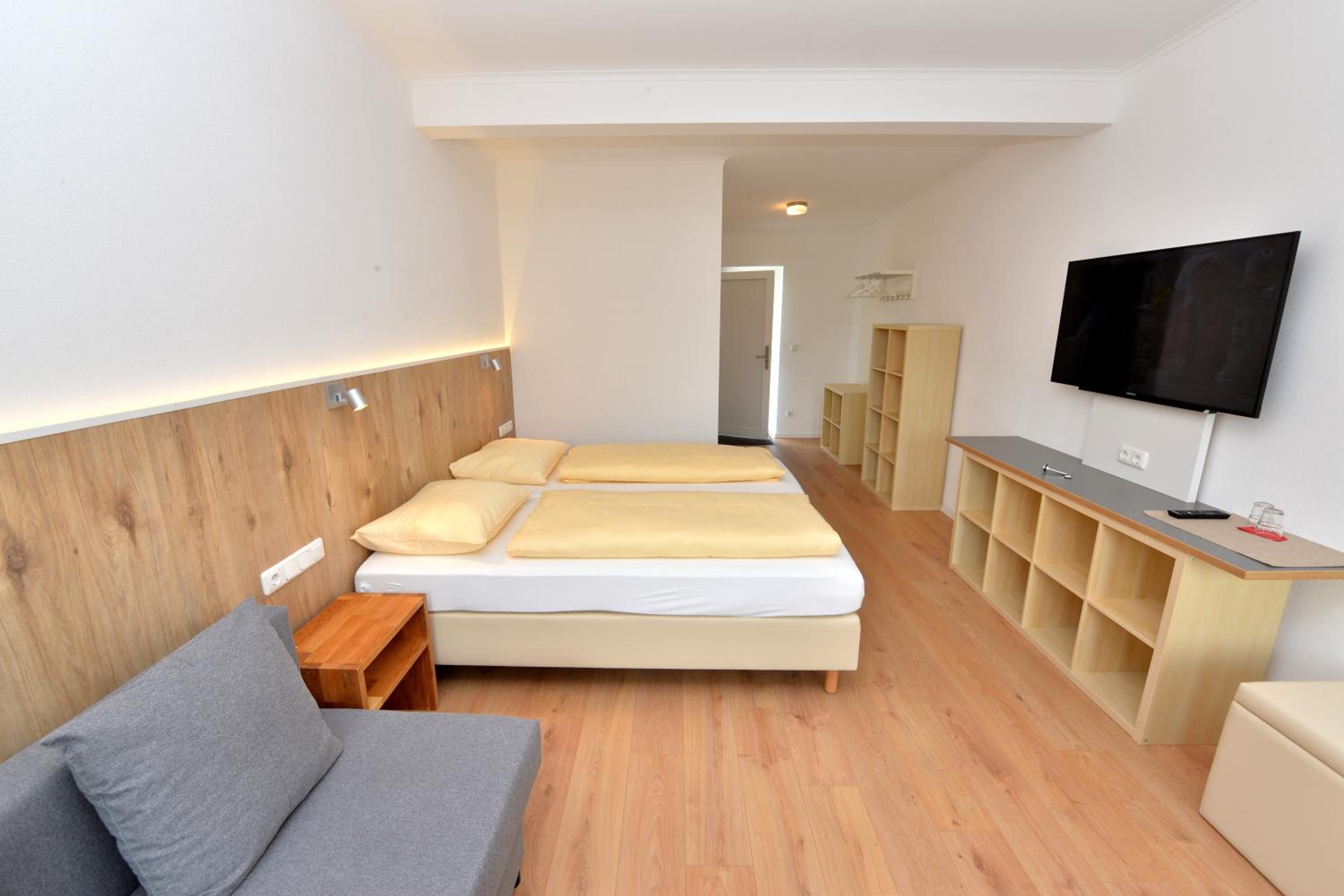 Doppelzimmer mit Balkon photo 3