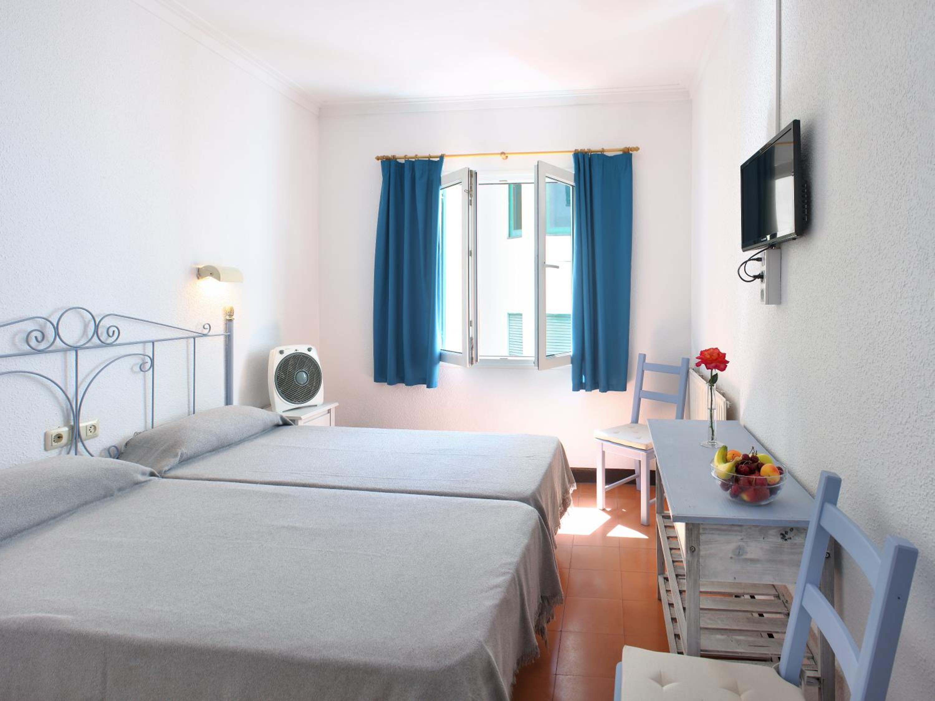 Standard Twin Room photo 2