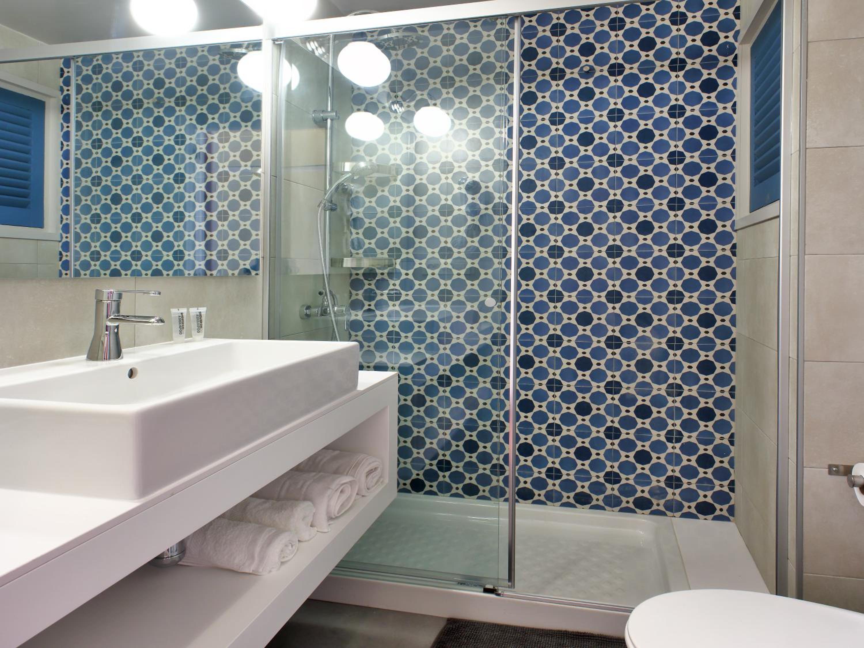 Double or Twin Room with Balcony photo 2