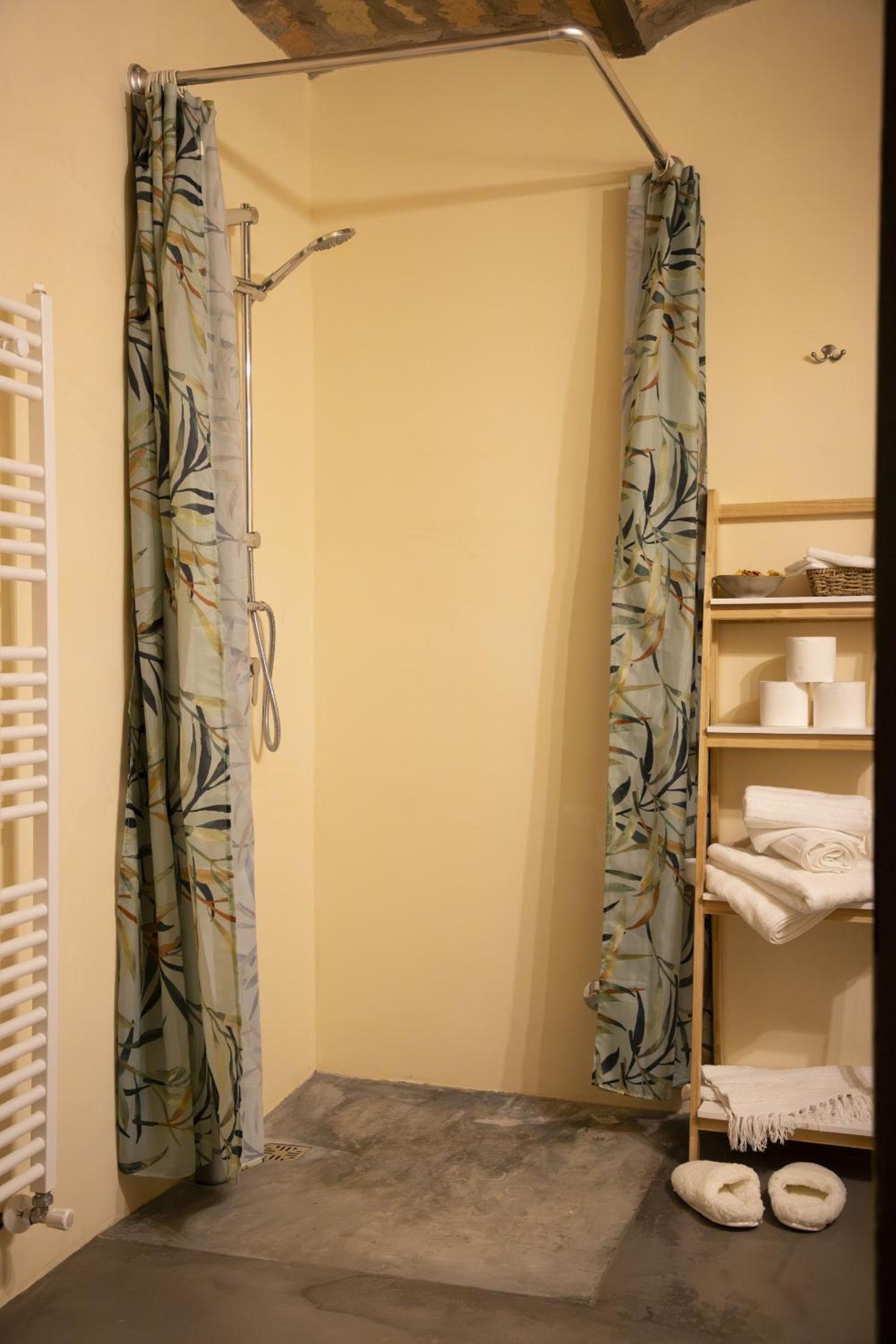 Large Double or Twin Room photo 2