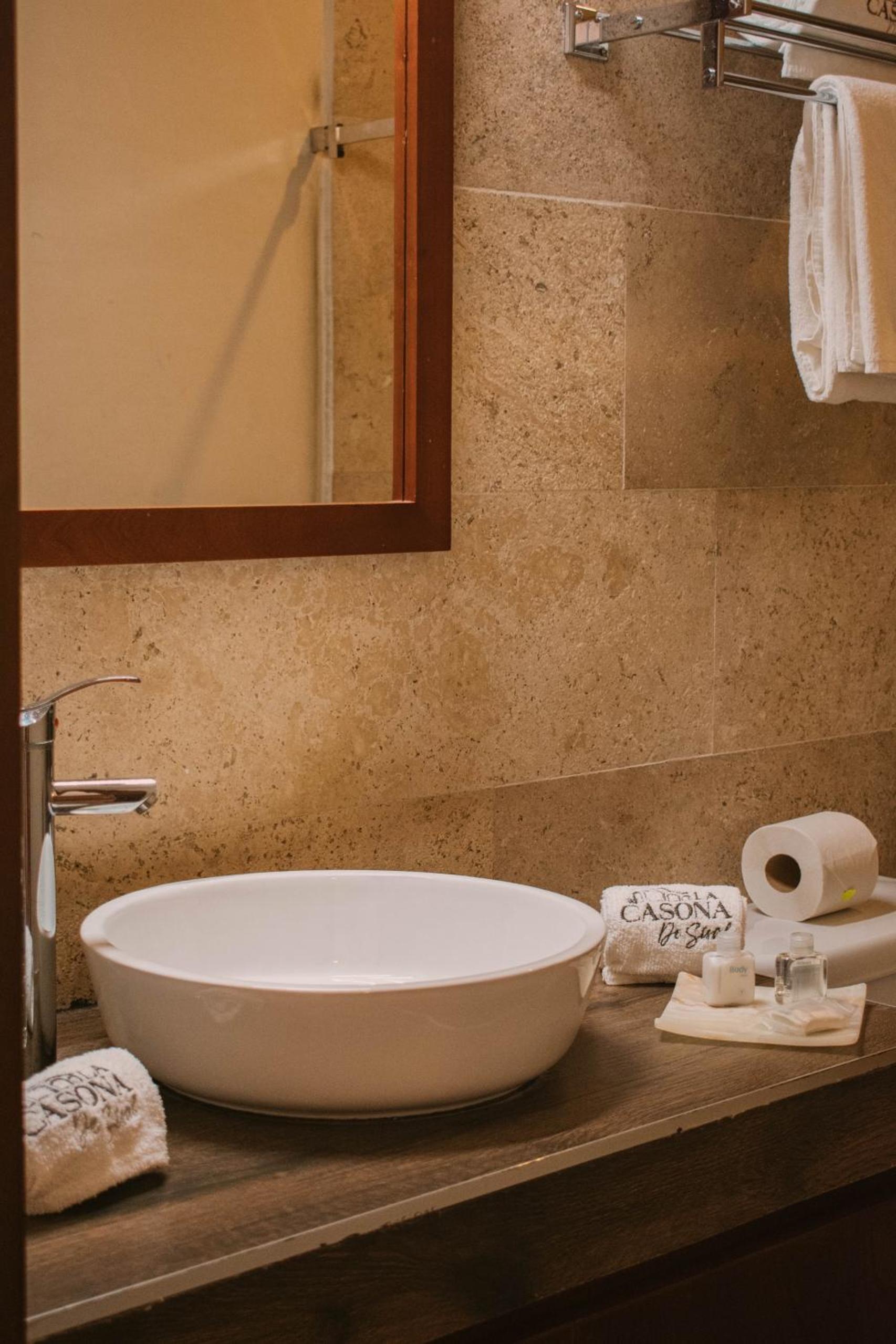 Superior King Suite photo 2