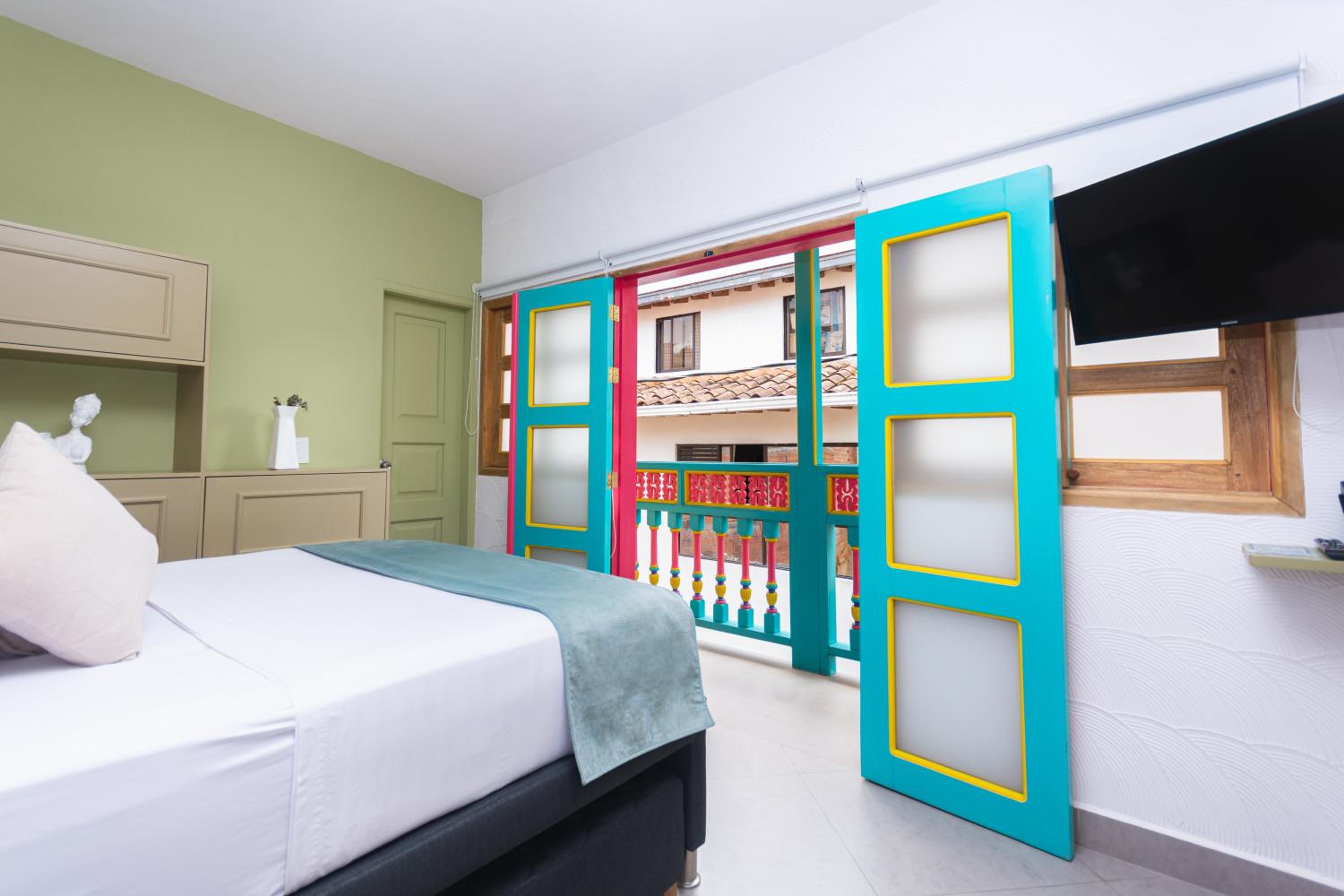 Superior Triple Room photo 2