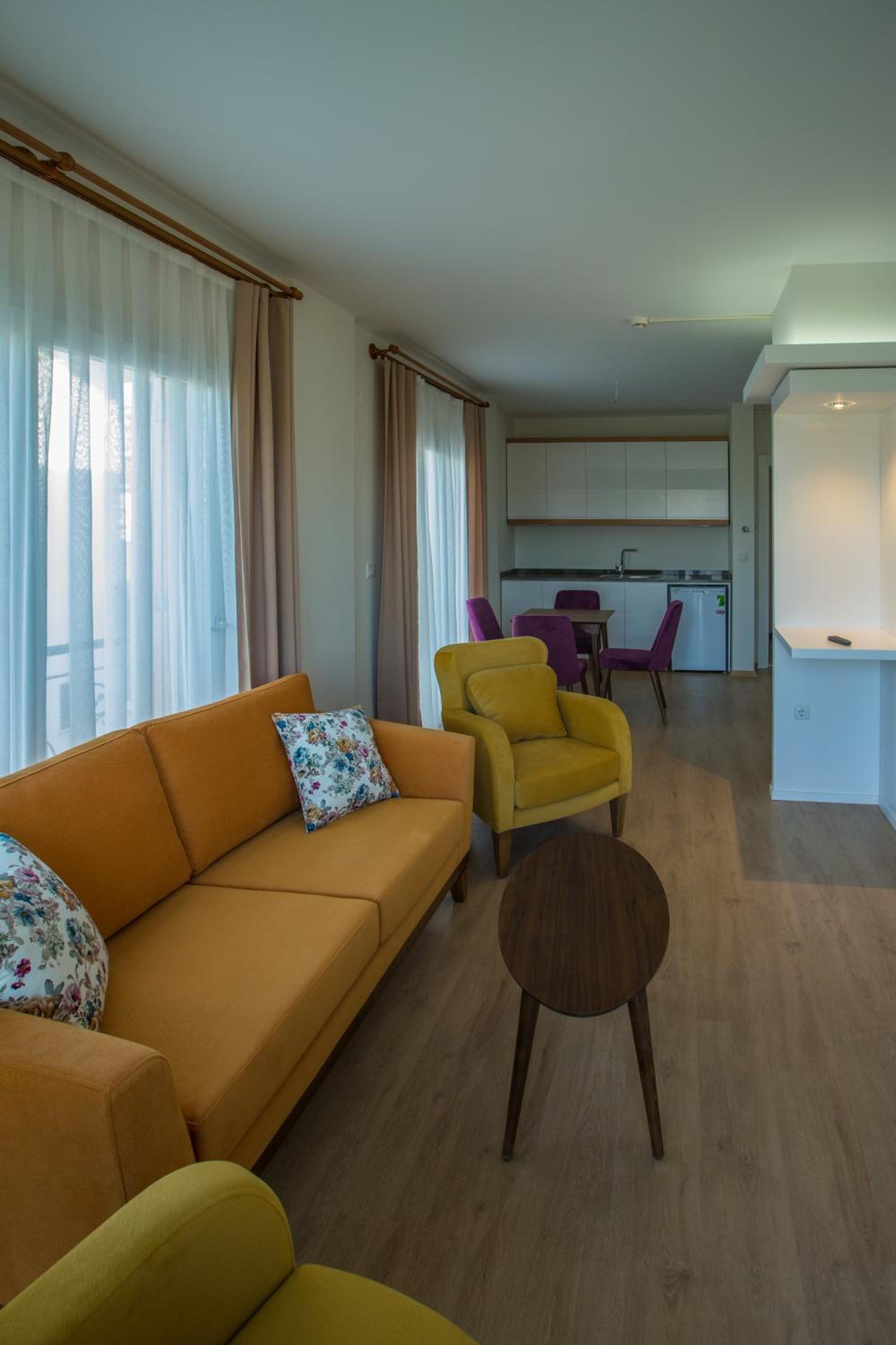 Deluxe Double Room with Balcony and Sea View - Photo 24