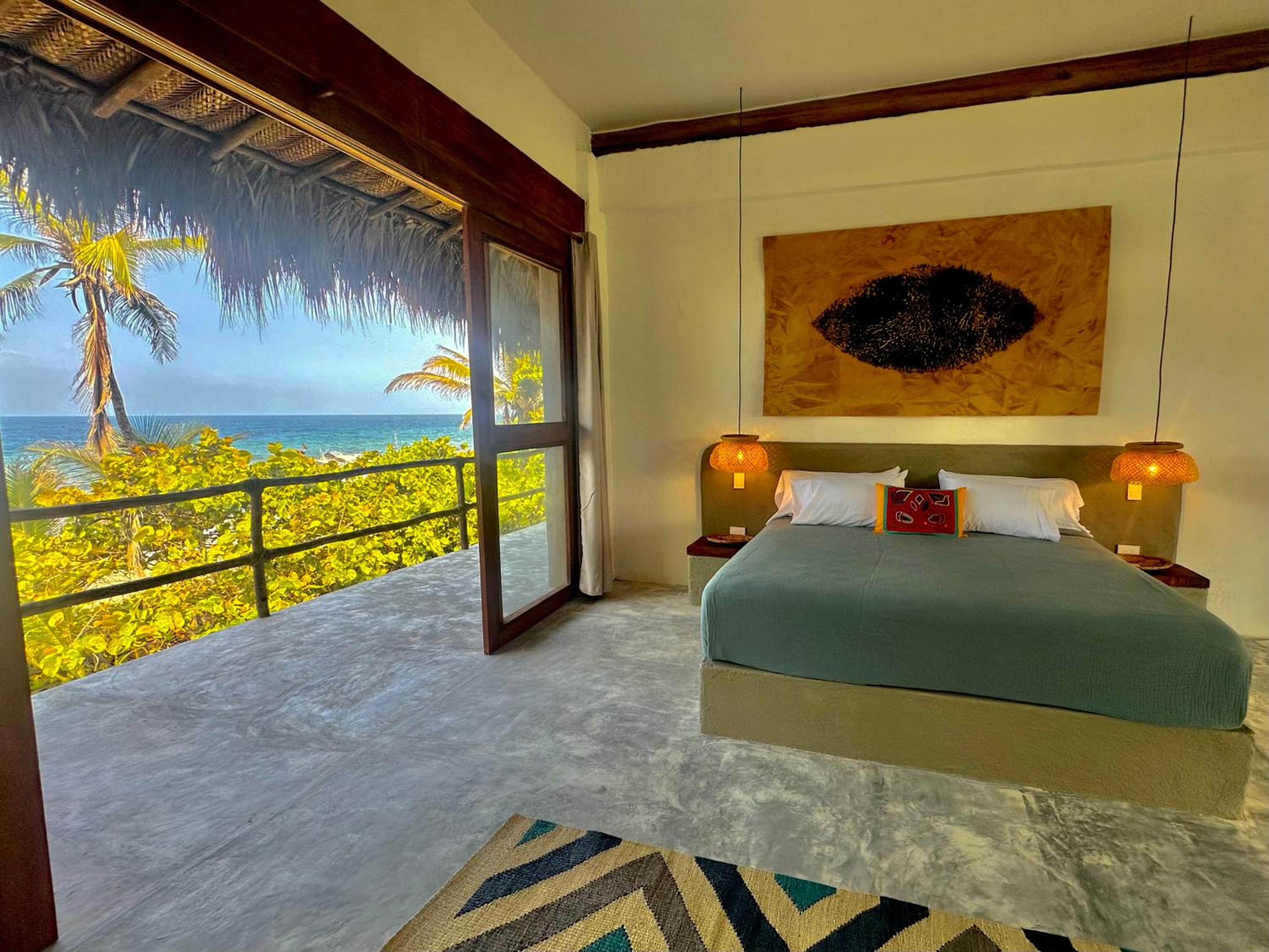 Queen Suite with Sea View