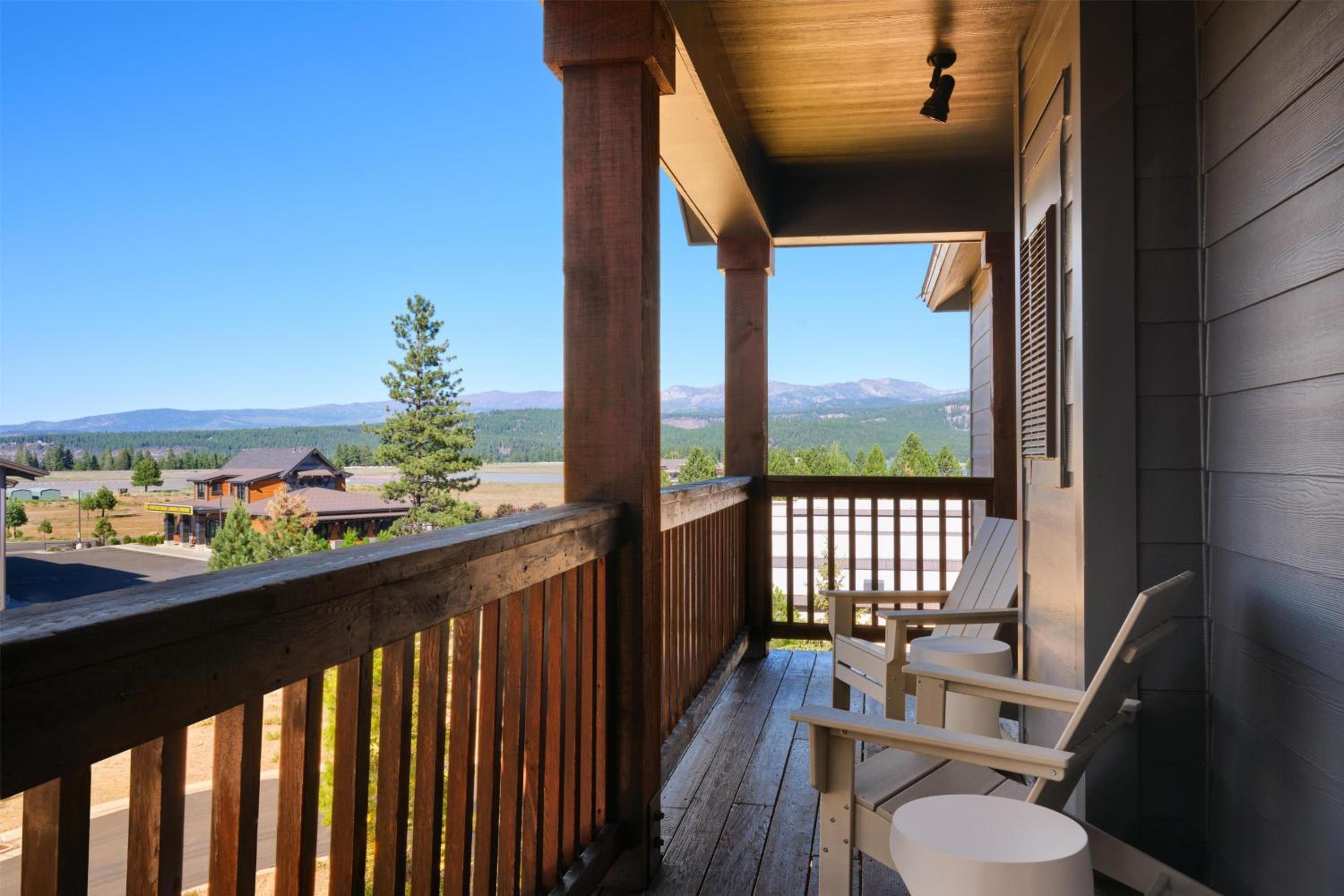 One-Bedroom Suite with Balcony - Photo 1