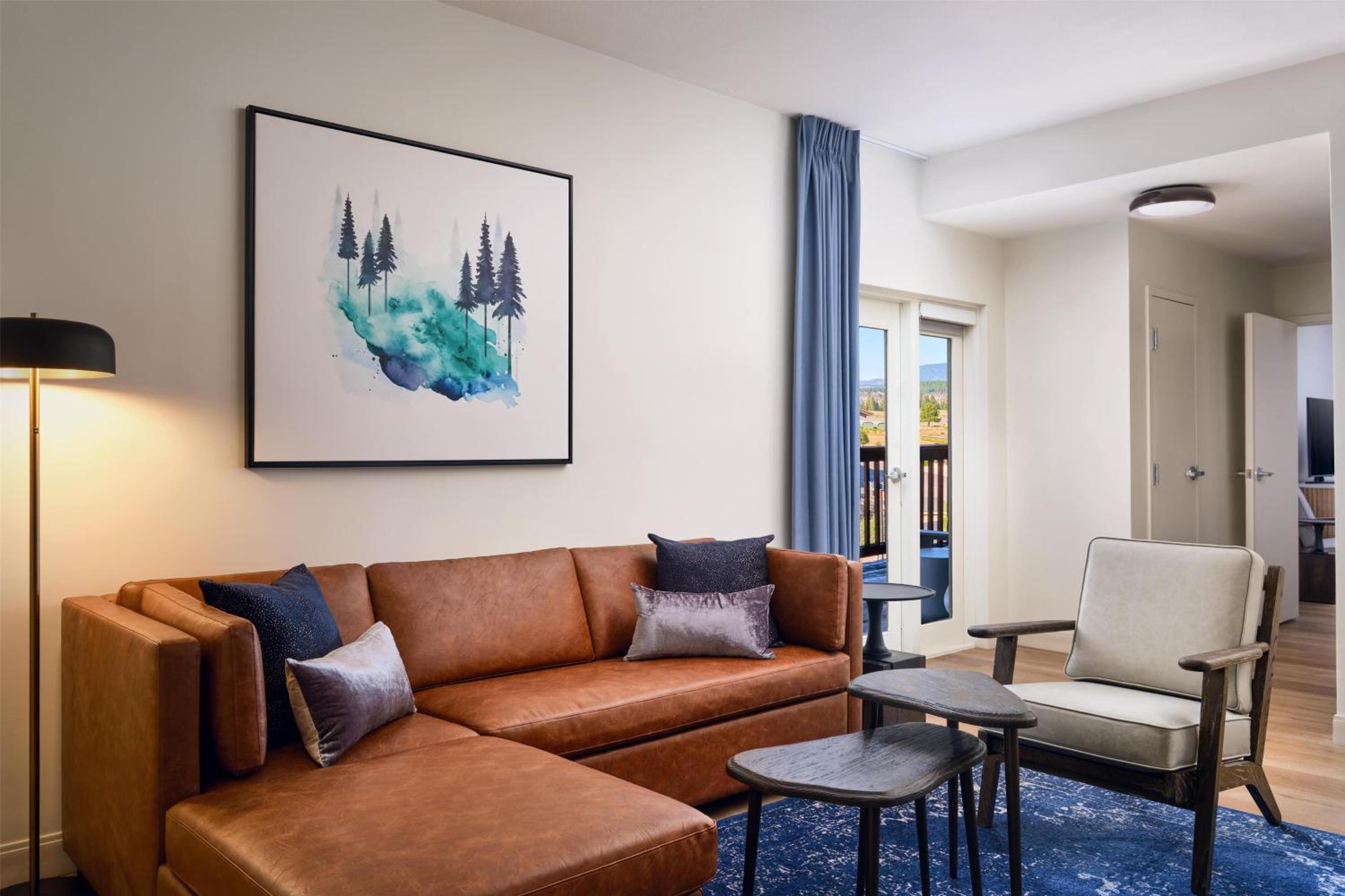 One-Bedroom Suite with Balcony - Photo 2