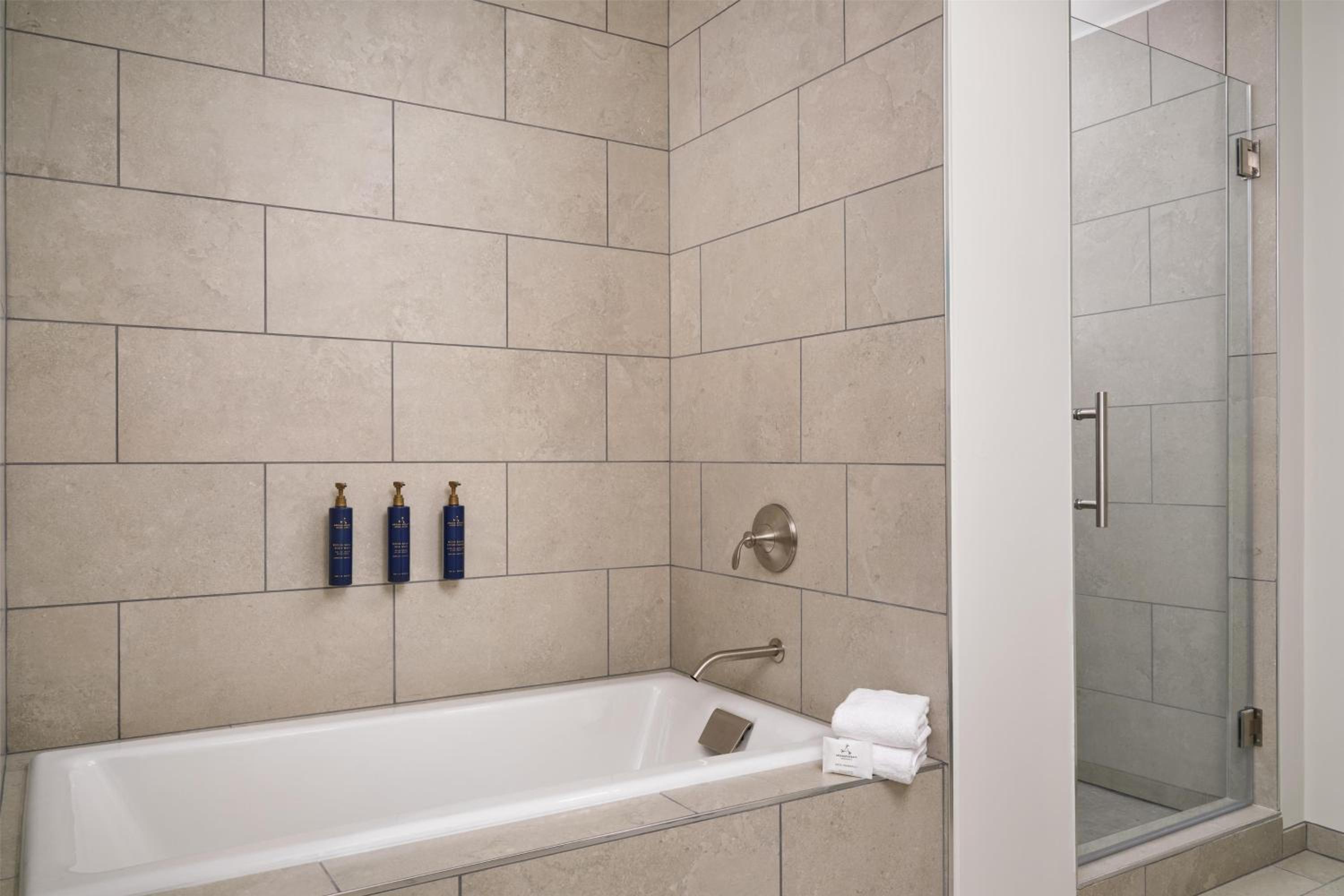 One-Bedroom King Suite with Sofa Bed - Photo 4