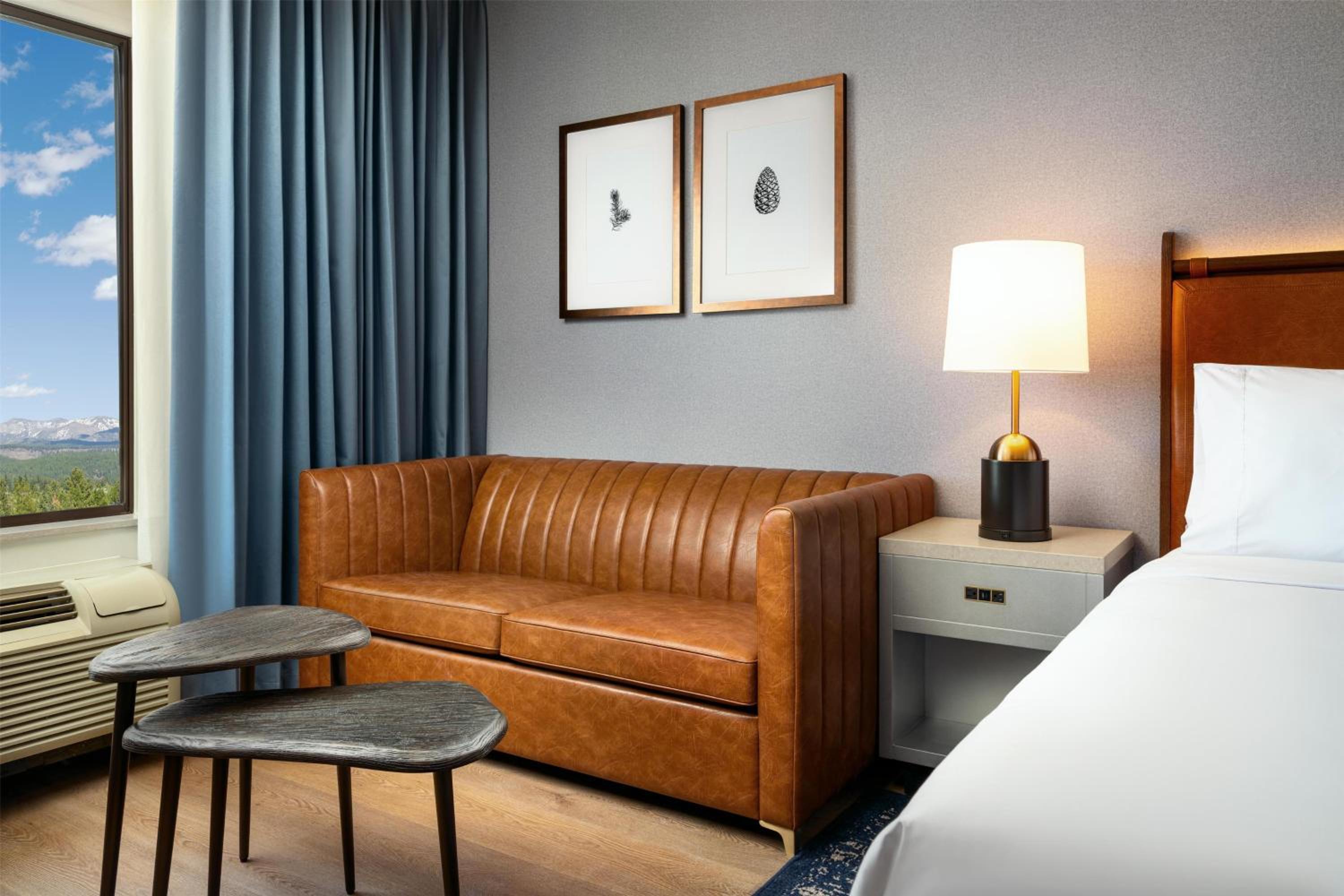 King Room with Sofa Bed - Non-Smoking - Photo 3