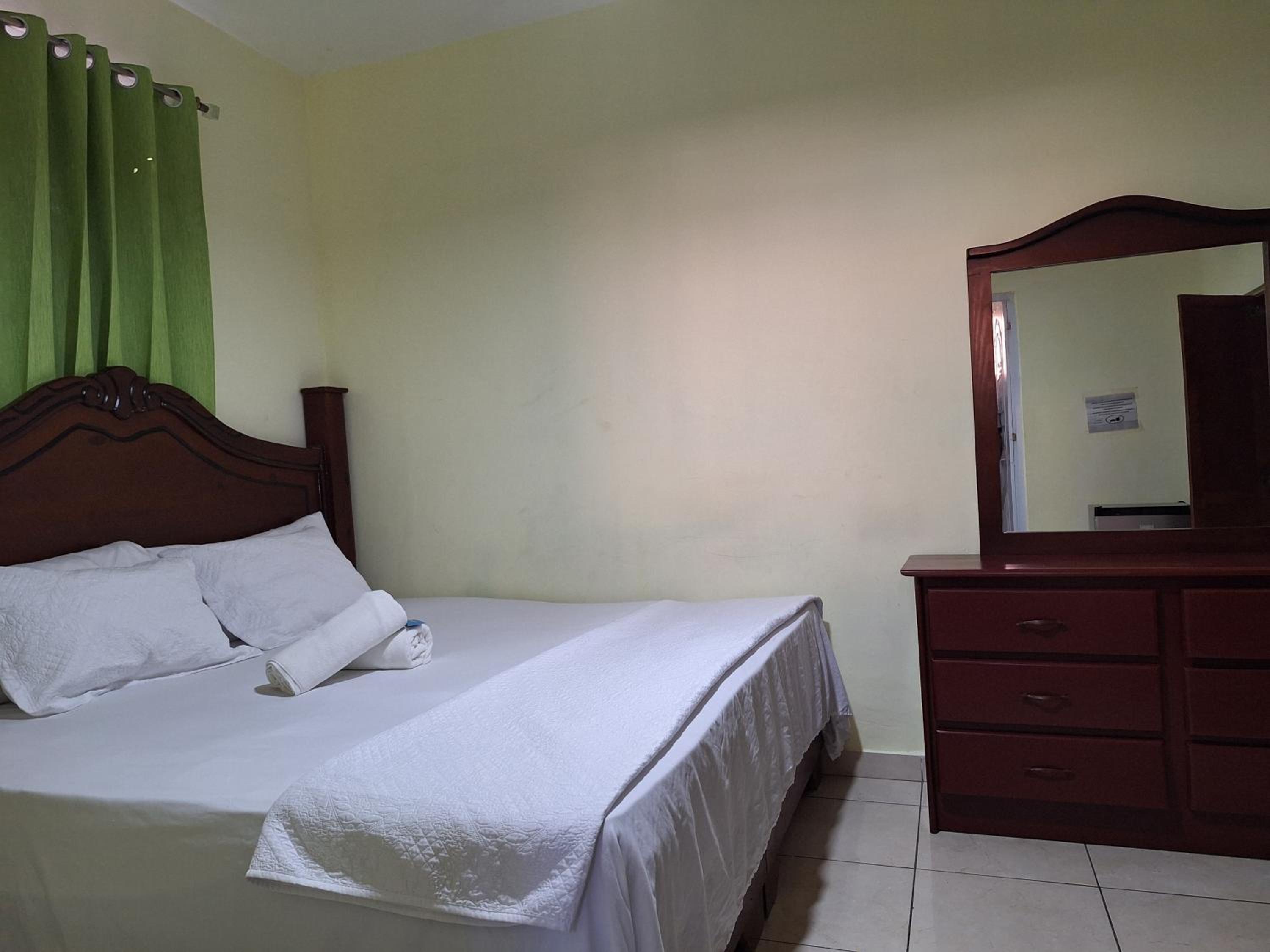 Deluxe King Suite photo 2