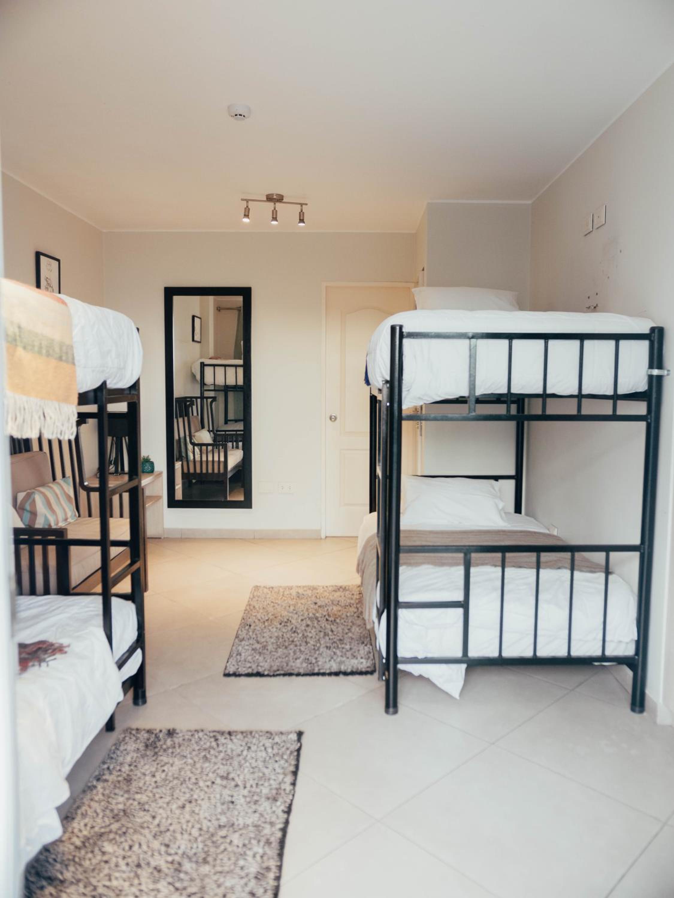 Quadruple Room with Private Bathroom photo 1