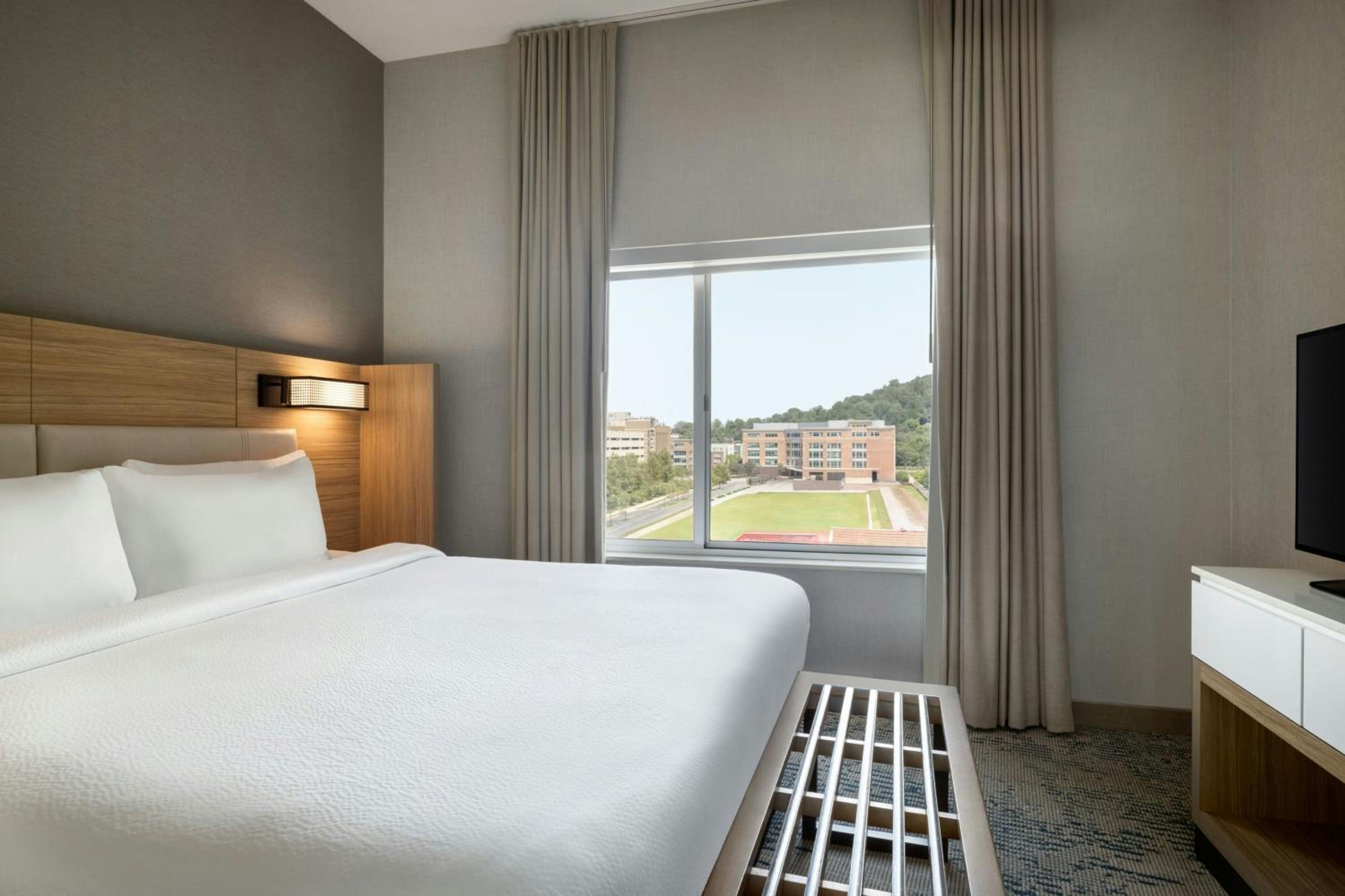Two-Bedroom Suite with Two King Beds and Sofa Bed - Photo 2
